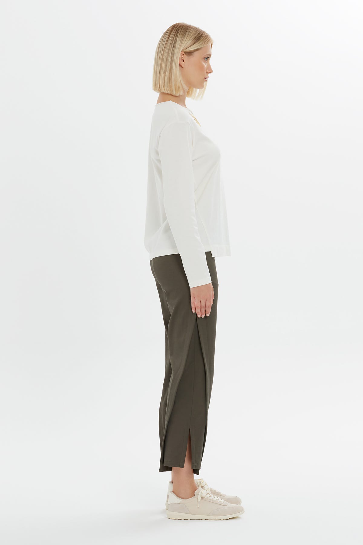 Kelebek Detaylı Uzun Kollu Bluz