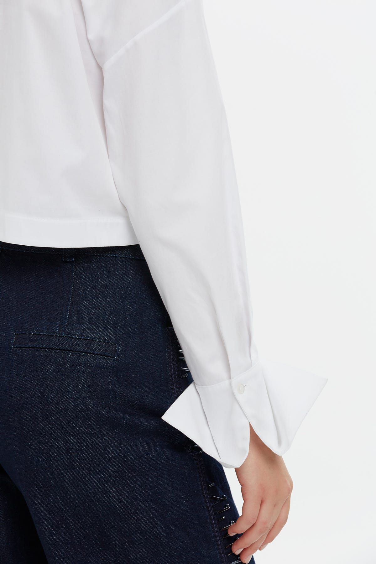 Yakası Boncuk Ve Detaylı Bluz