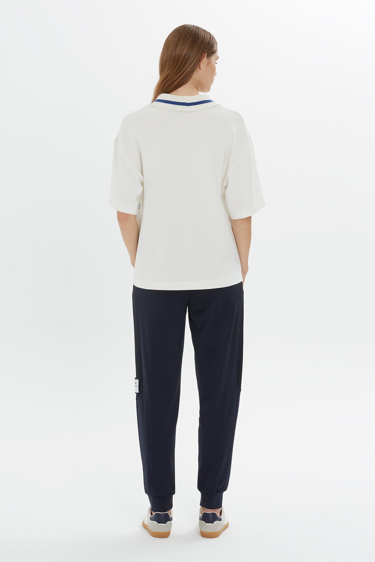 Çizgi Desenli Kısa Kollu V Yaka T-shirt