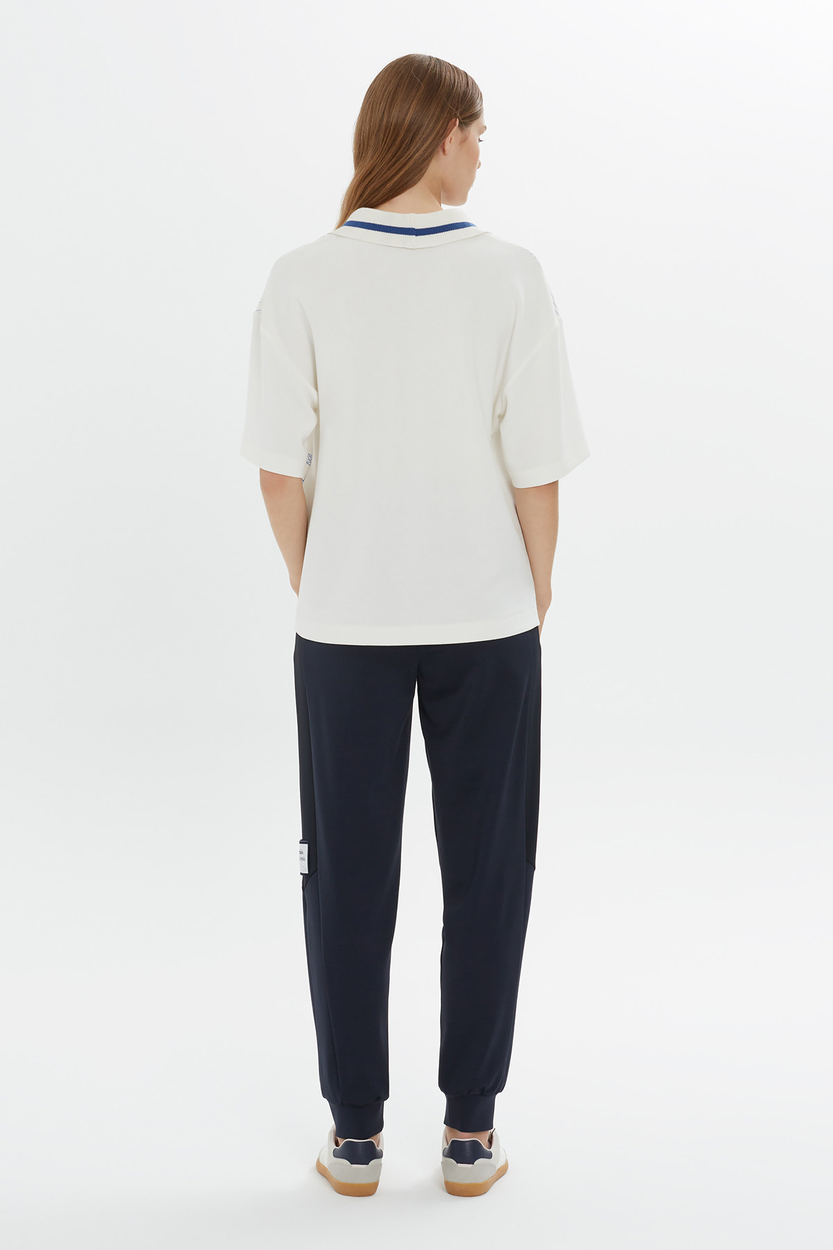 Çizgi Desenli Kısa Kollu V Yaka T-shirt