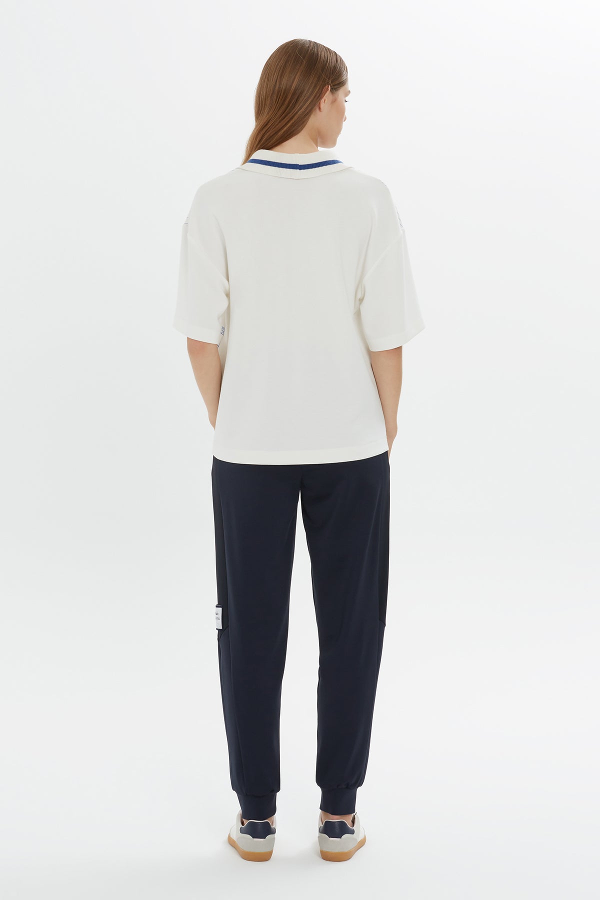 Çizgi Desenli Kısa Kollu V Yaka T-shirt