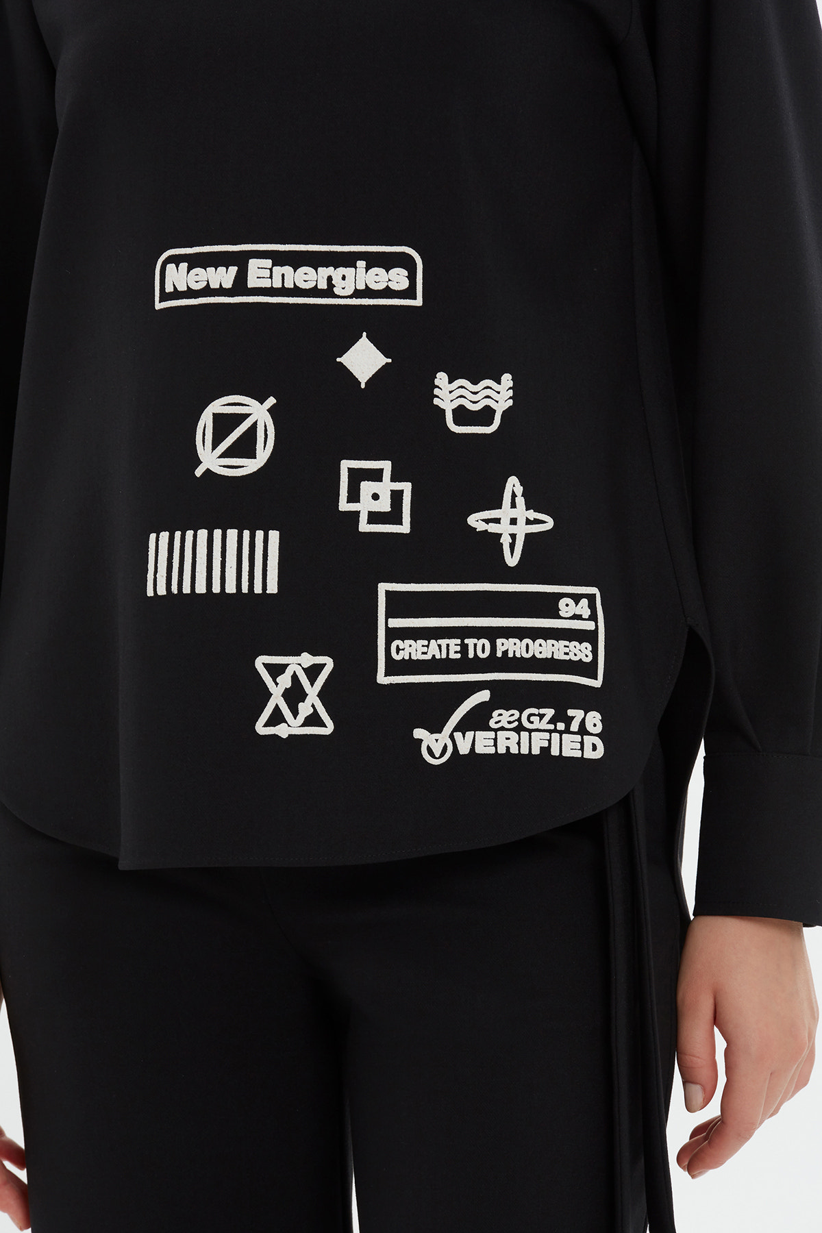 Baskılı Düğme Detaylı Uzun Kollu Sweatshirt