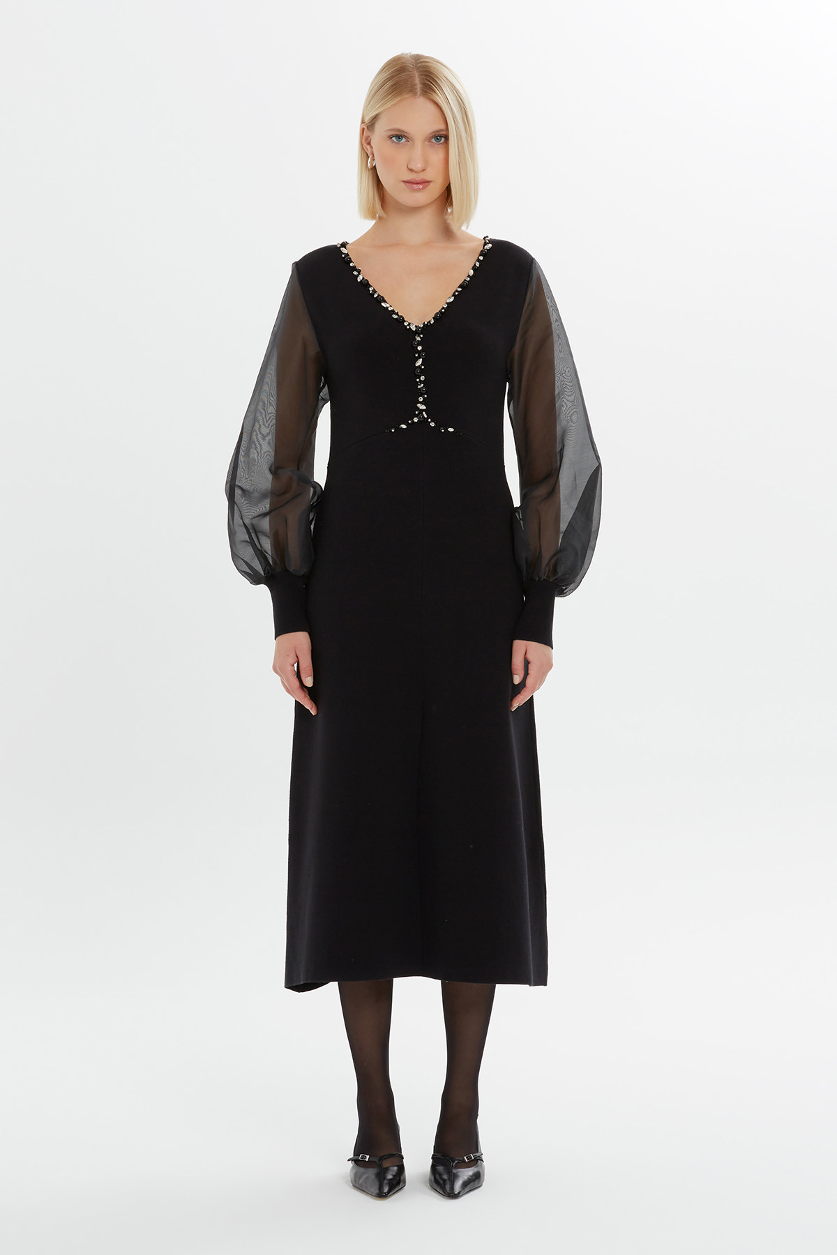 Yakası İşlemeli Önden Yırtmaçlı Midi Boy Elbise