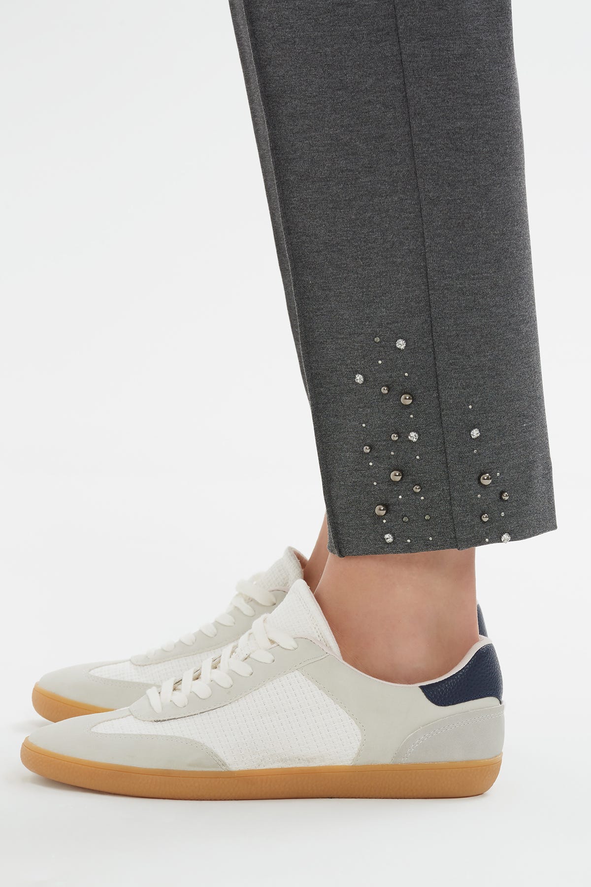 Paçaları İşlemeli Eşofman Altı