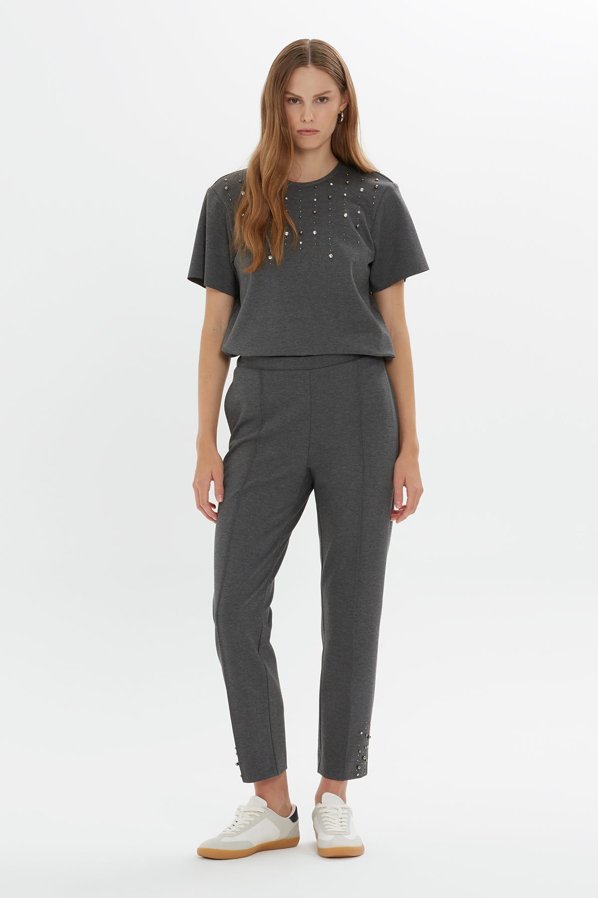 Paçaları İşlemeli Eşofman Altı