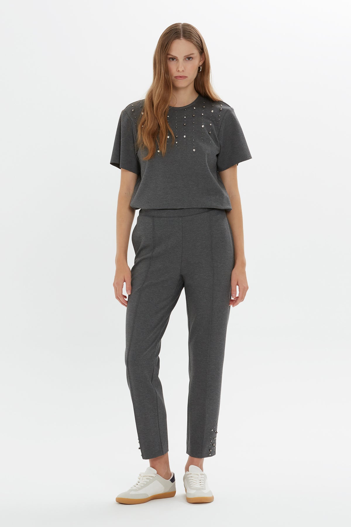 Paçaları İşlemeli Eşofman Altı