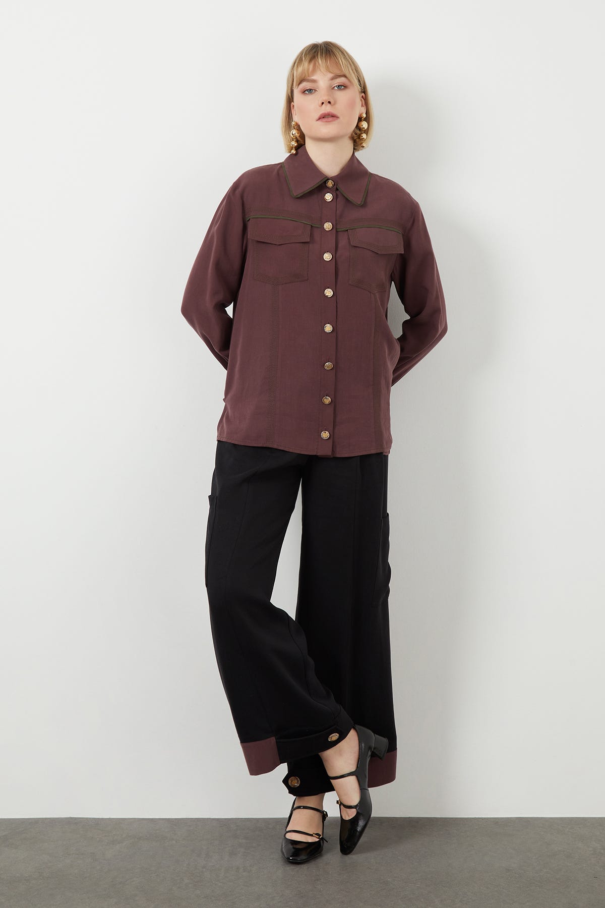 Klasik Yaka Kapaklı Çift Cepli Gömlek