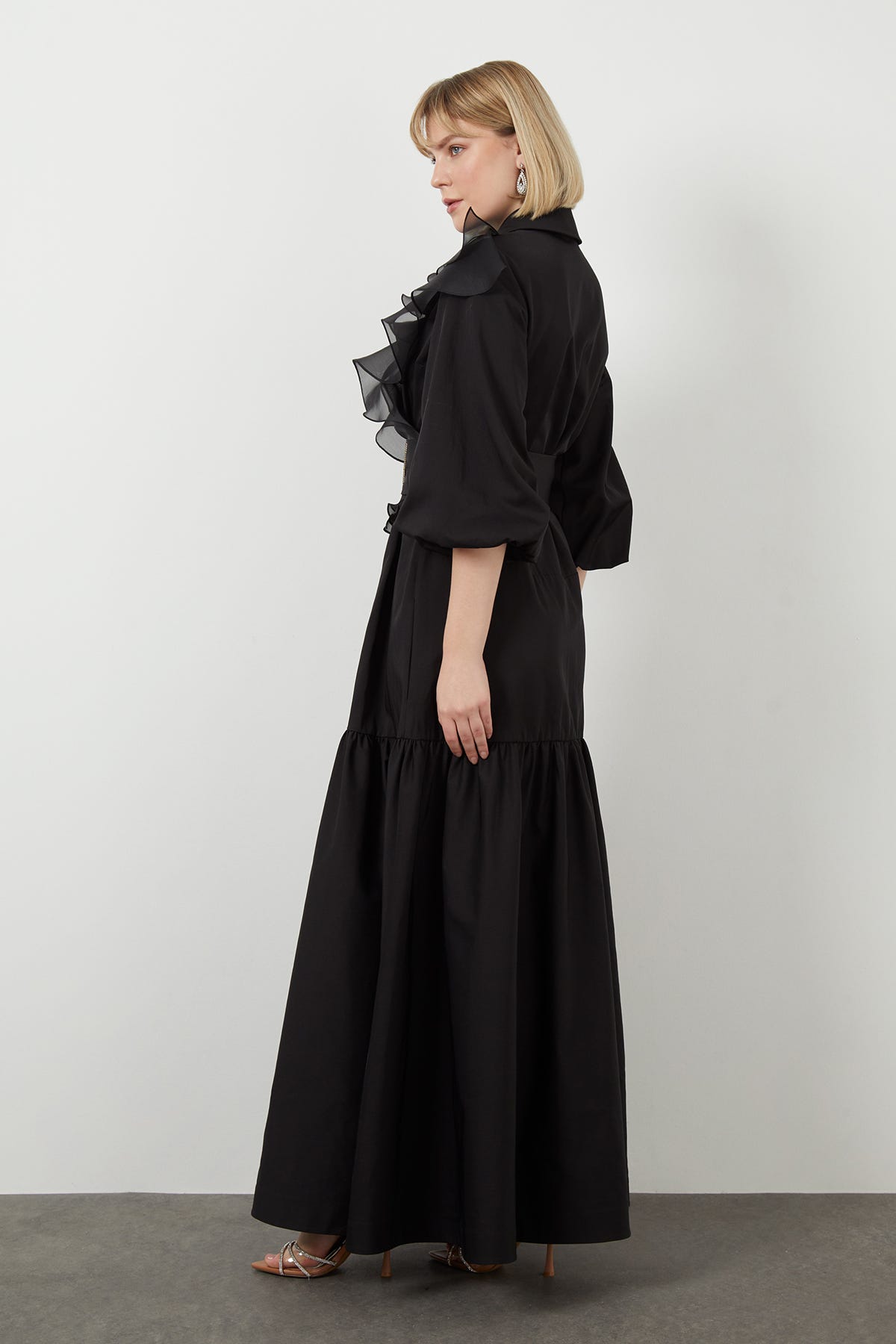 Fırfır Detaylı Truvakar Kollu Uzun Elbise