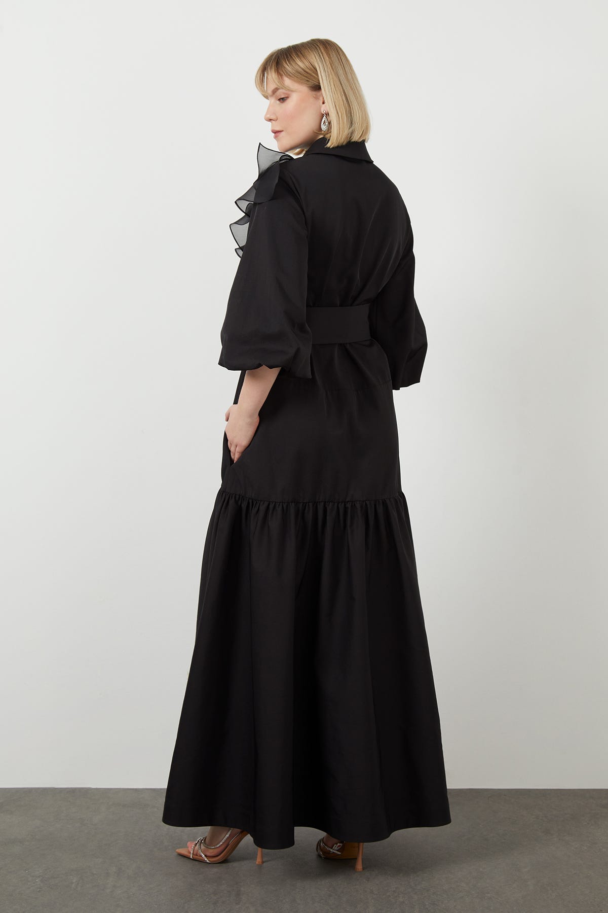 Fırfır Detaylı Truvakar Kollu Uzun Elbise