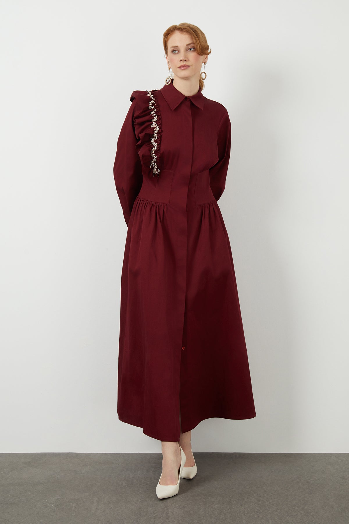 Beli Korsaj Detaylı Pile Üstüne Boncuk İşlemeli Maxi Elbise