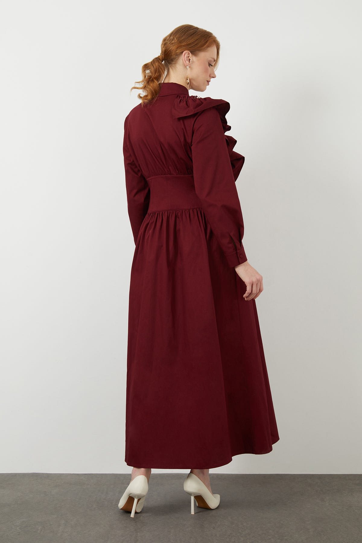 Beli Korsaj Detaylı Pile Üstüne Boncuk İşlemeli Maxi Elbise