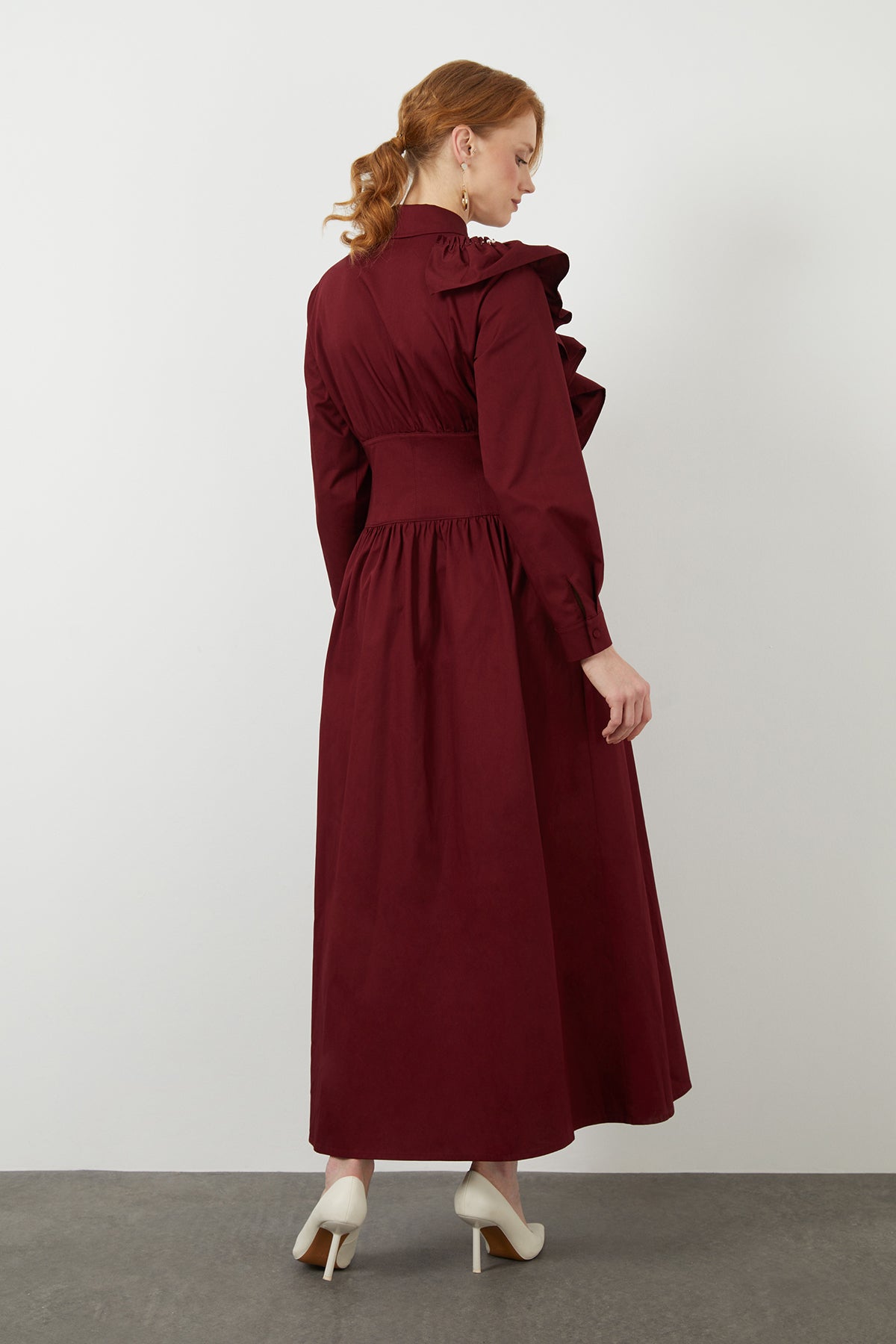 Beli Korsaj Detaylı Pile Üstüne Boncuk İşlemeli Maxi Elbise