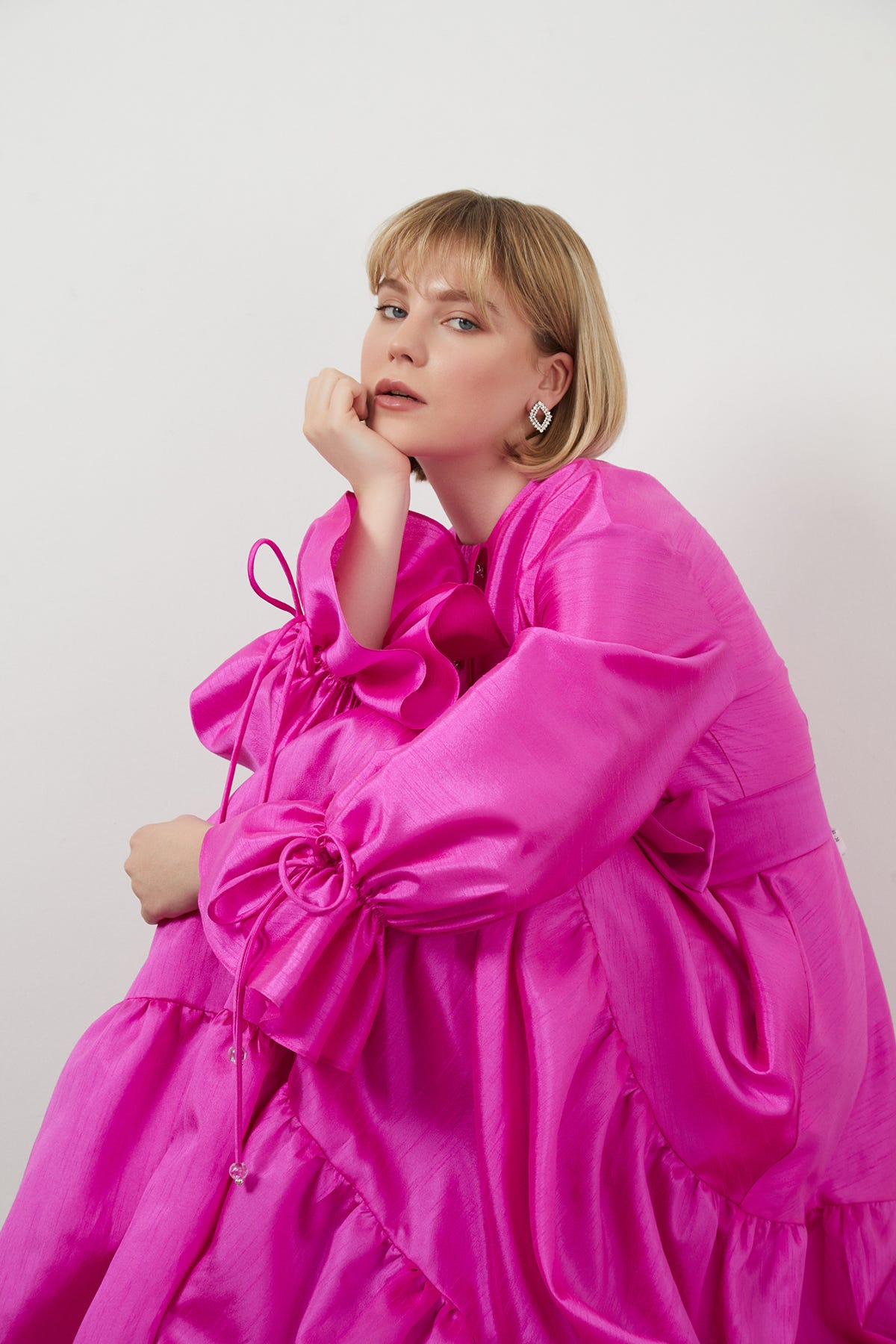 Taşlı Düğmeli Seyyar İç Elbiseli Maxi Boy Büzgülü Fuşya Elbise