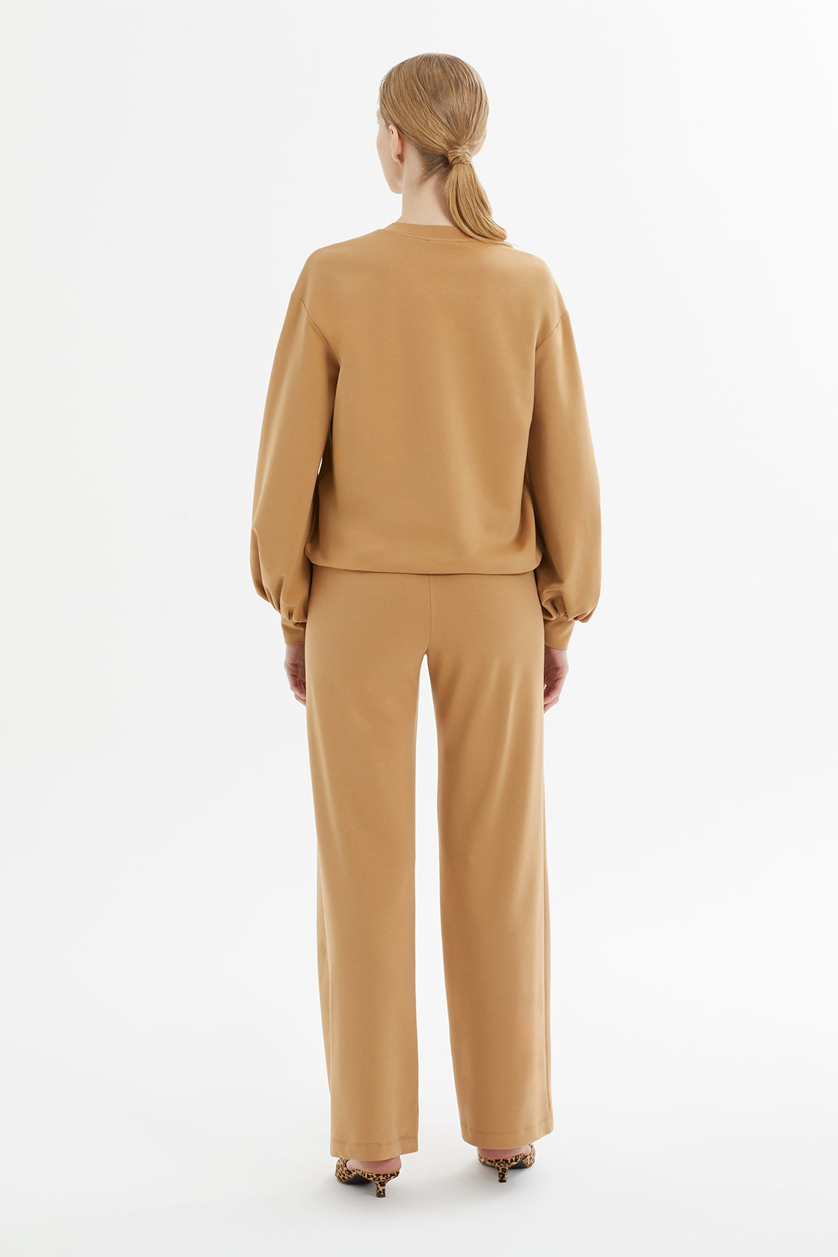 Broş Detaylı Büzgülü Kollu Pantolon T-shirt Takım