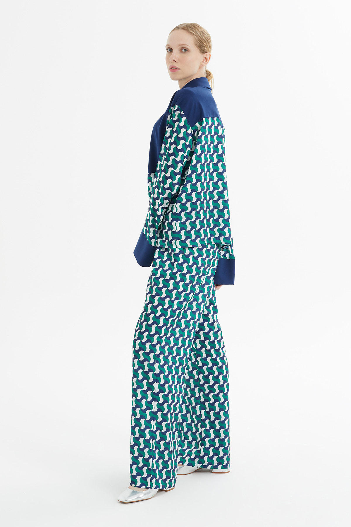 Geometrik Desenli Gömlek Ve Pantolon Takımı