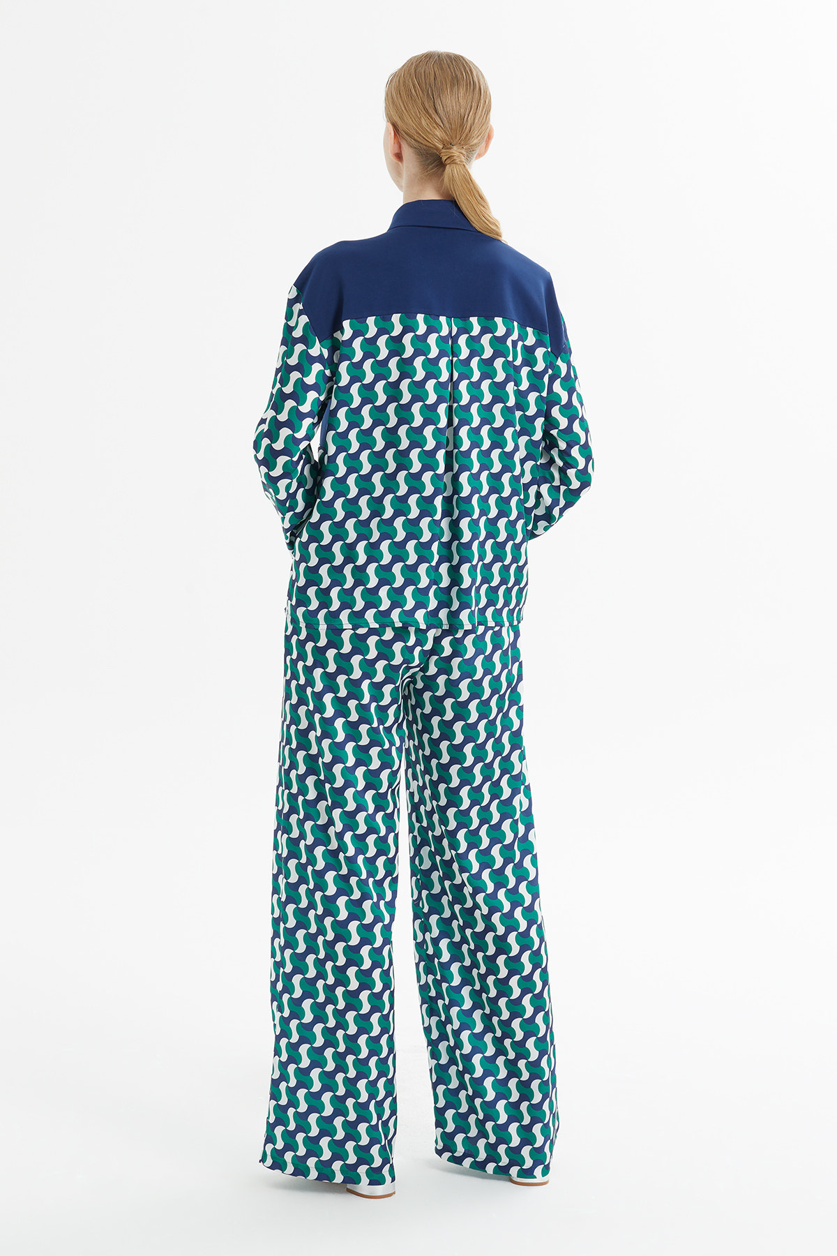 Geometrik Desenli Gömlek Ve Pantolon Takımı