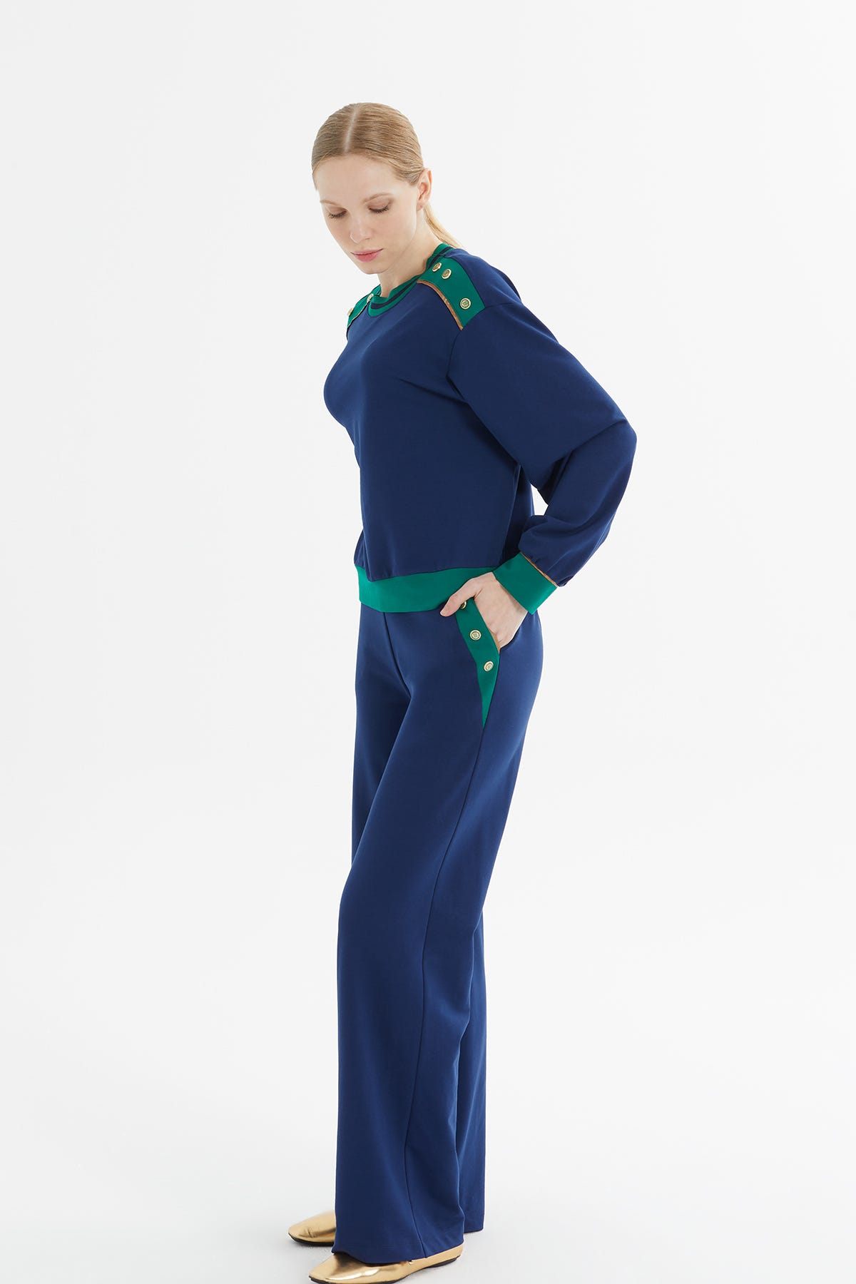 Omuz Düğme Detaylı Eşofman Takımı