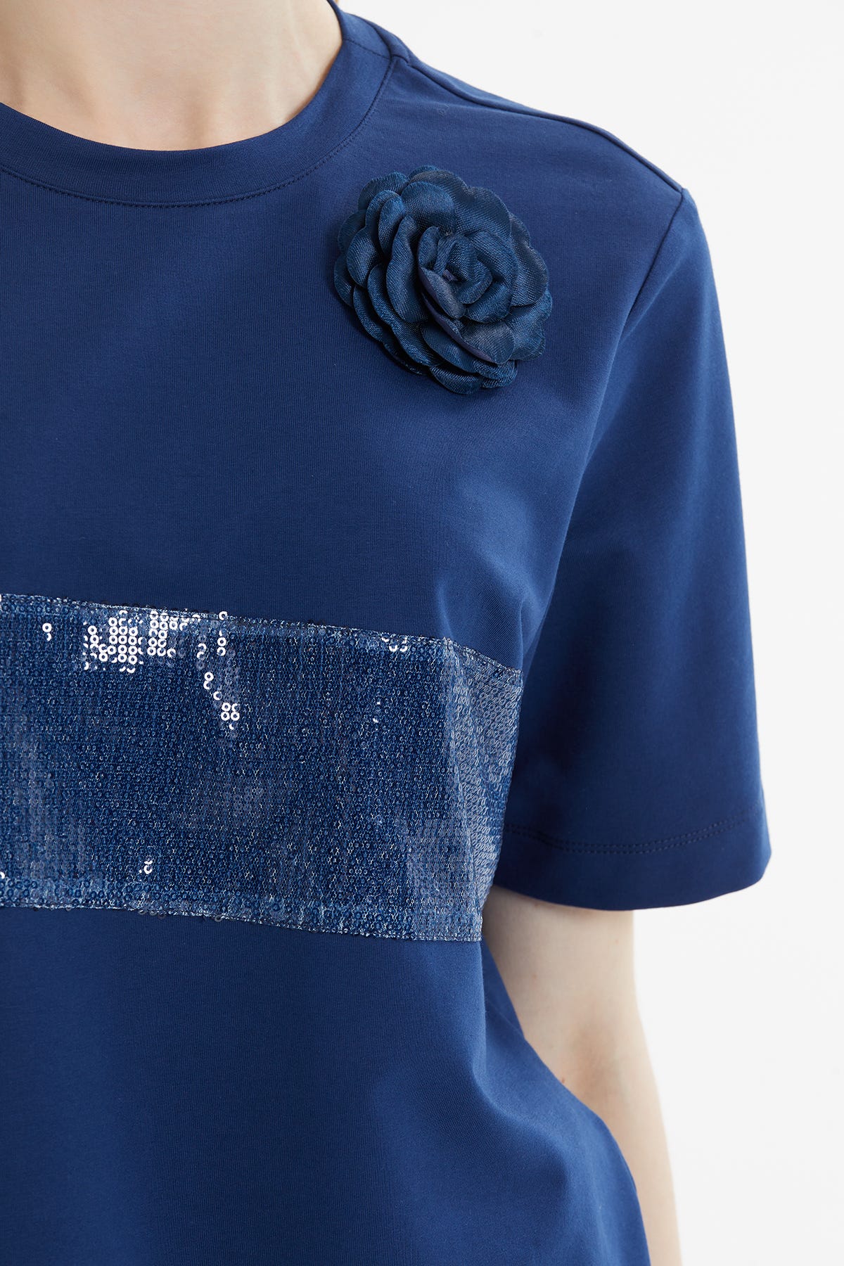 Payet Detaylı Bluz Ve Pantolon Takımı