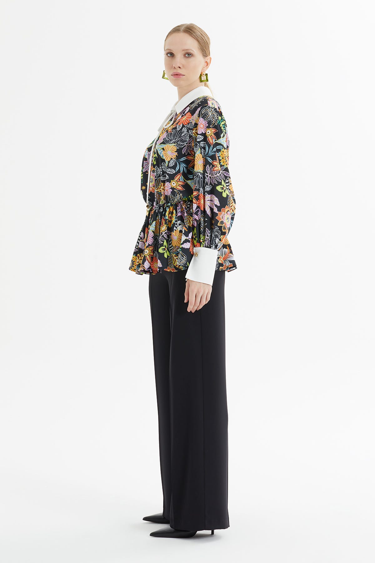 Fiyonk Detaylı Desenli Bluz Ve Pantolon Takım