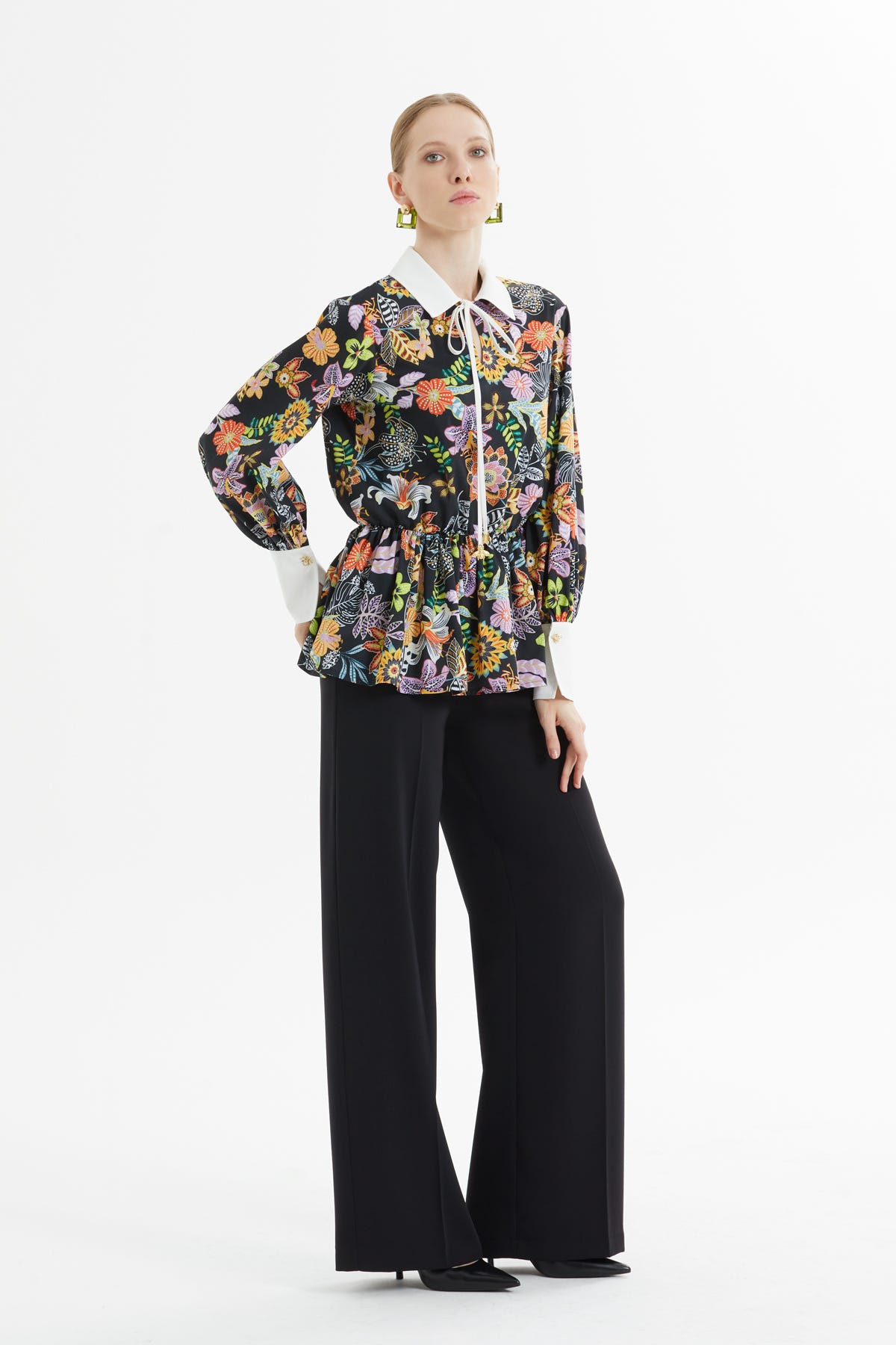 Fiyonk Detaylı Desenli Bluz Ve Pantolon Takım