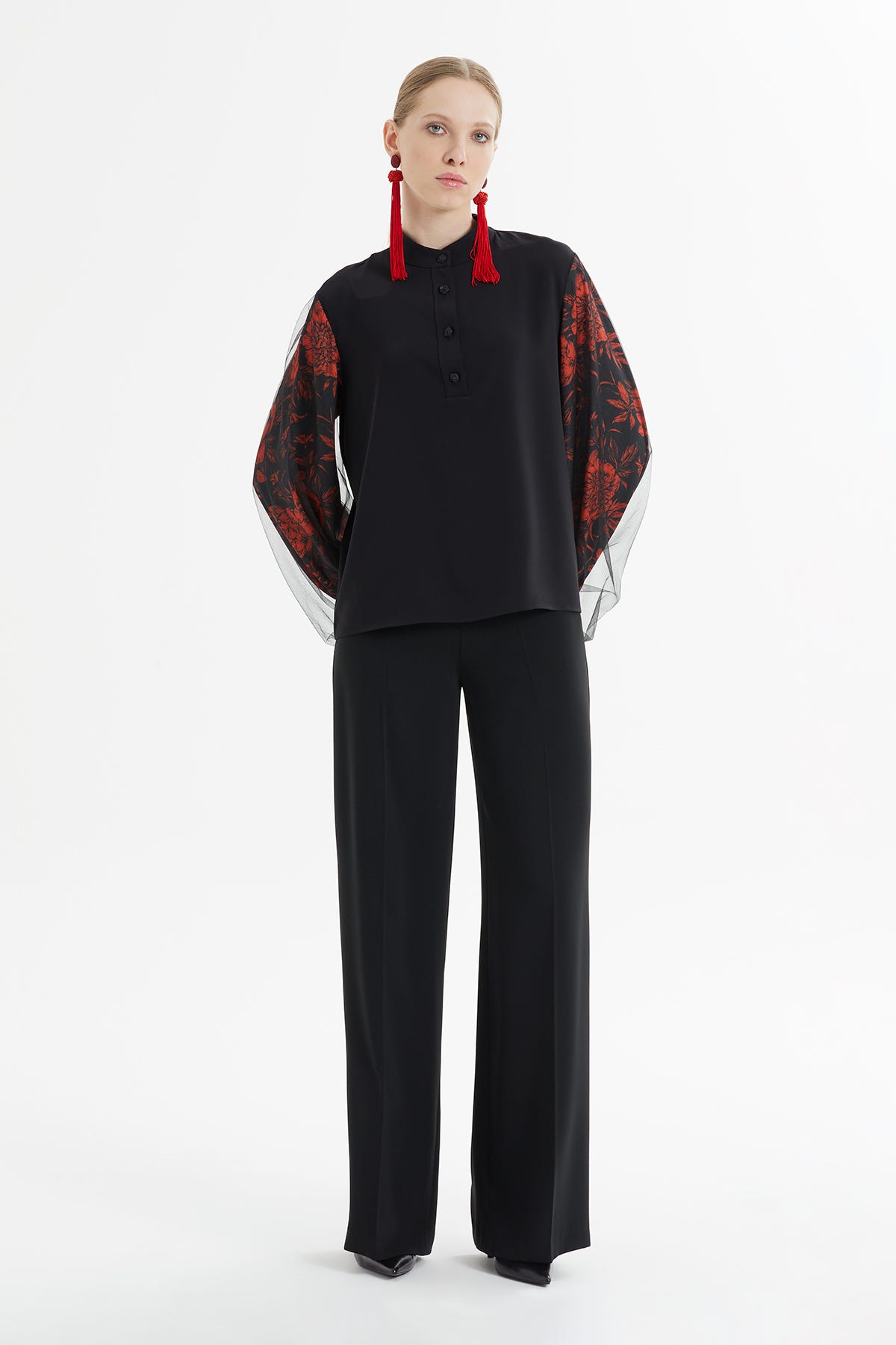 Kolları Tül Detaylı Bluz Bol Paça Pantolonlu Takım