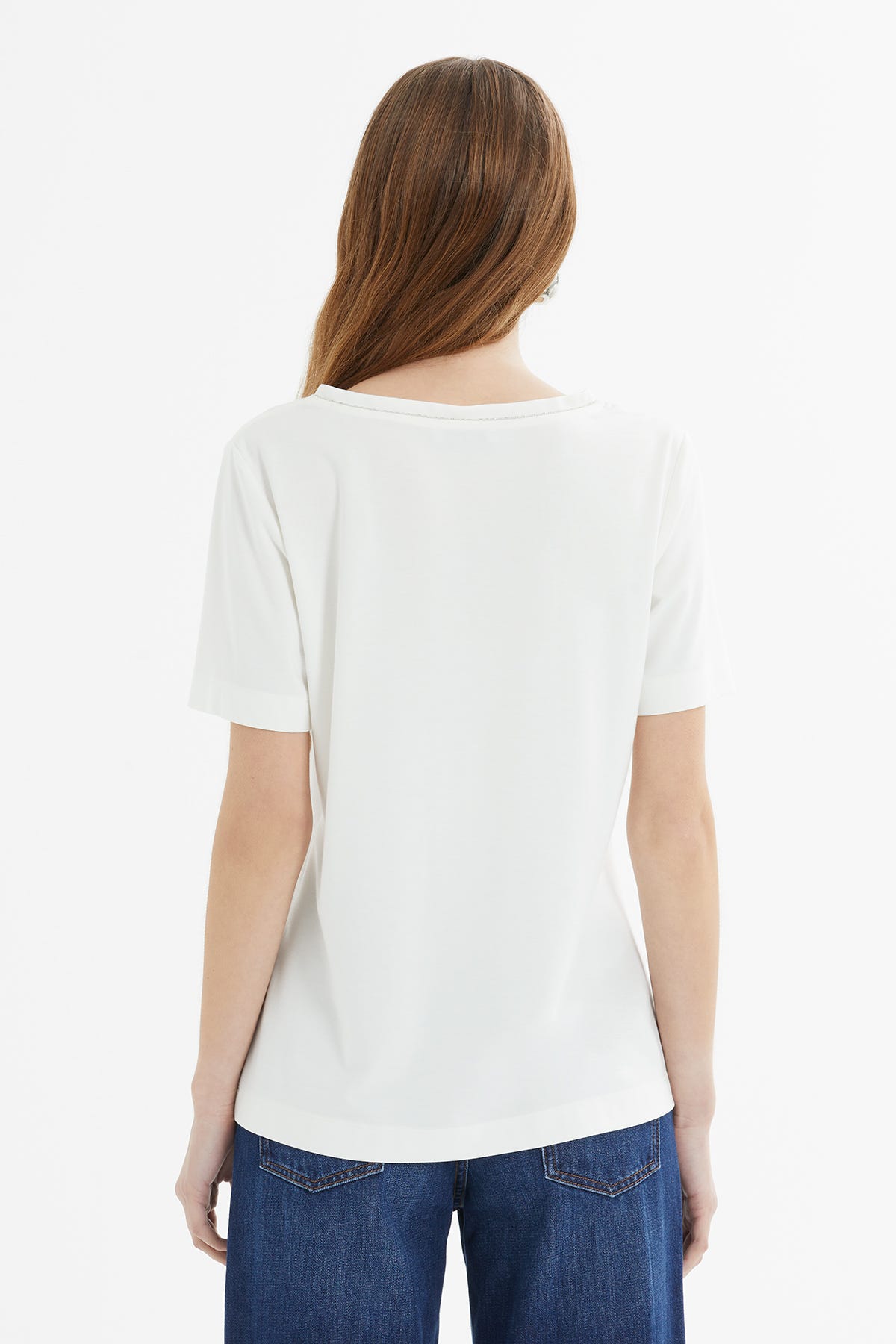 V Yaka Şerit Aksesuar Detaylı Örme T-shirt