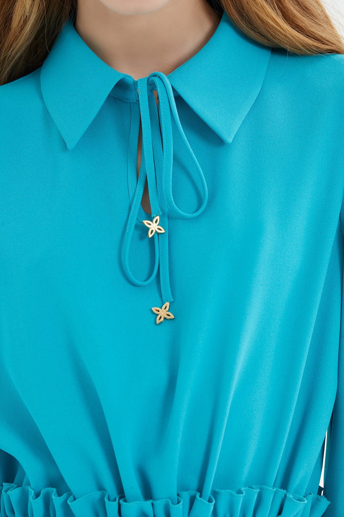 Yaka Su Damla Kesim Detaylı Eteği Kloş Midi Boy Elbise