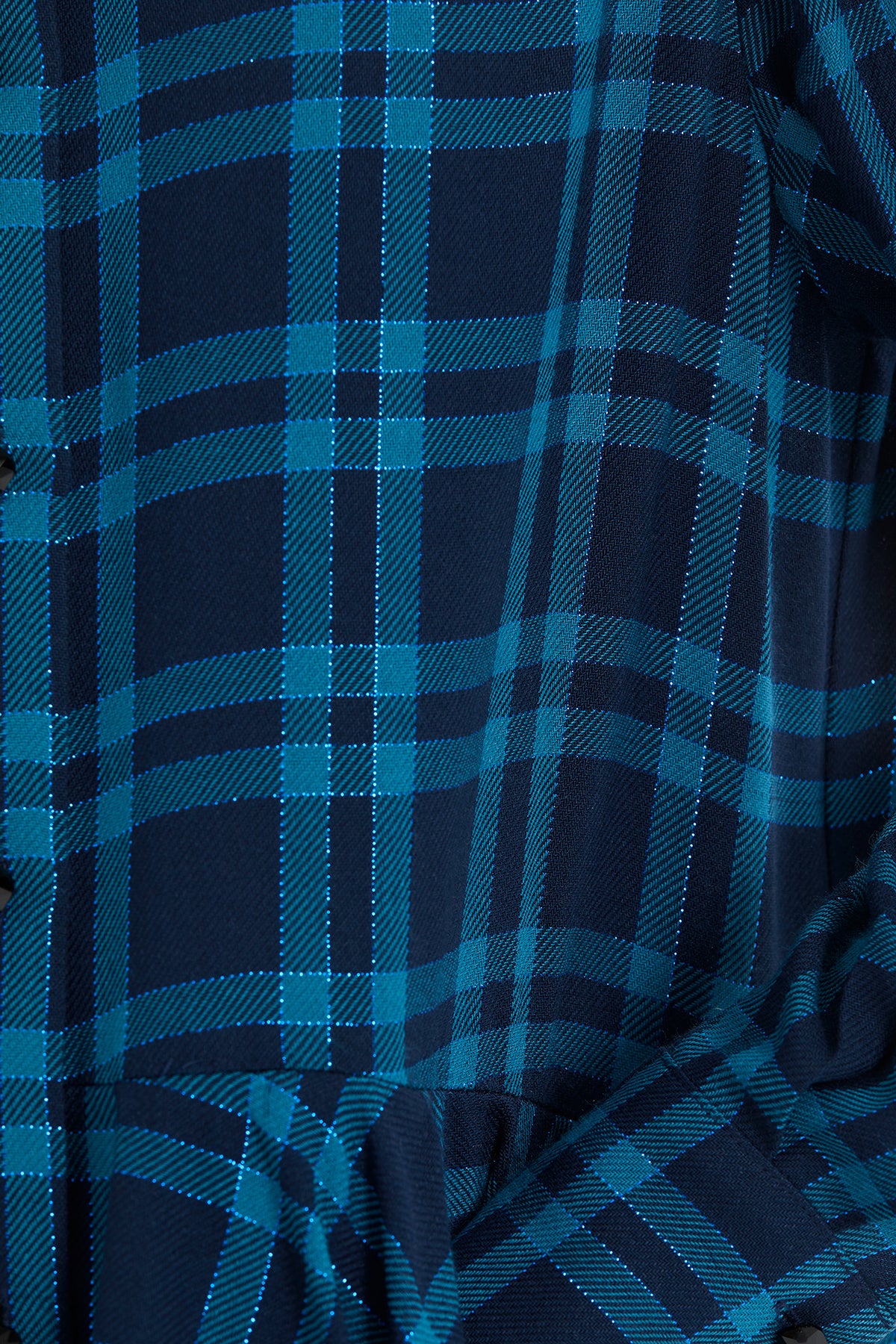 Volan Detaylı Ekose Desenli Düğmeli Uzun Elbise