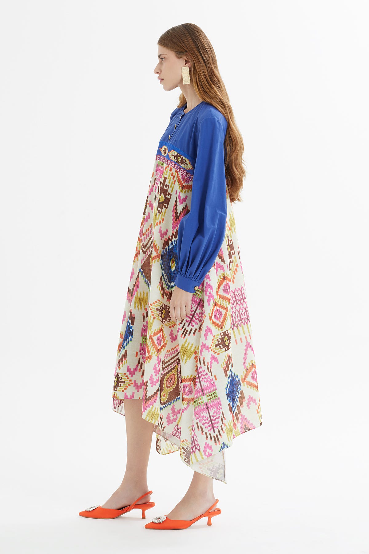 Eteği Asimetrik Gül Metal Düğmeli Midi Boy Elbise