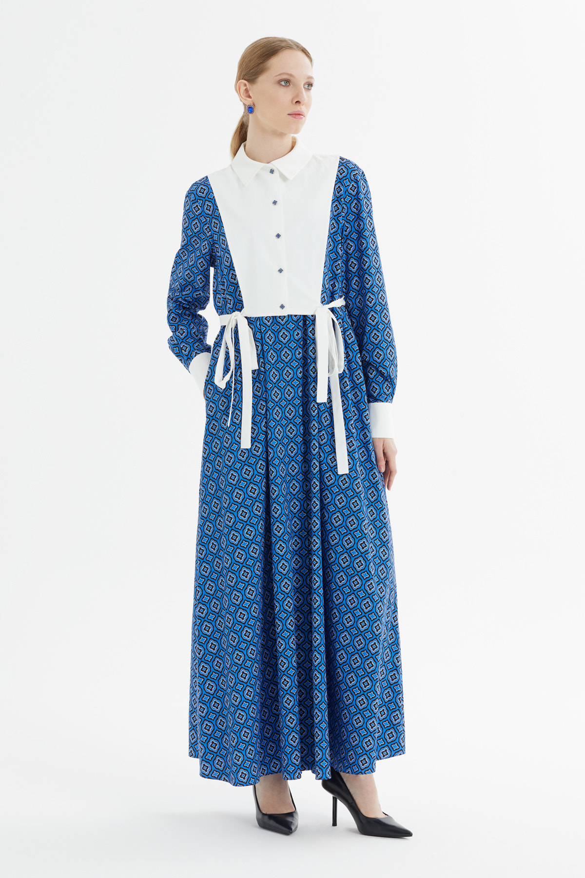 Gömlek Yaka Fiyonk Bağlamalı Desenli Uzun Elbise