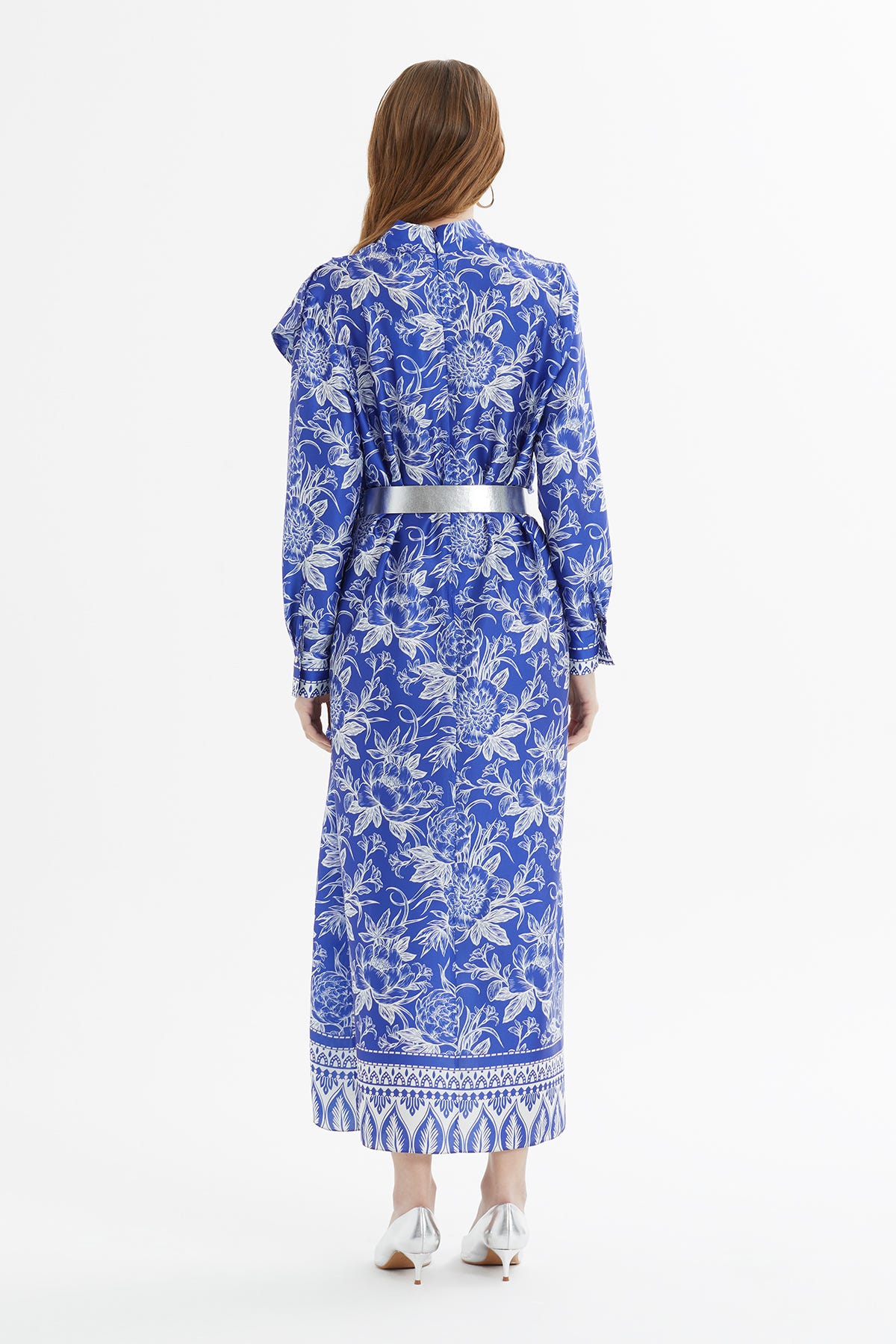 Beli Kemerli Ön Boydan Volan Detaylı Desenli Maxi Elbise