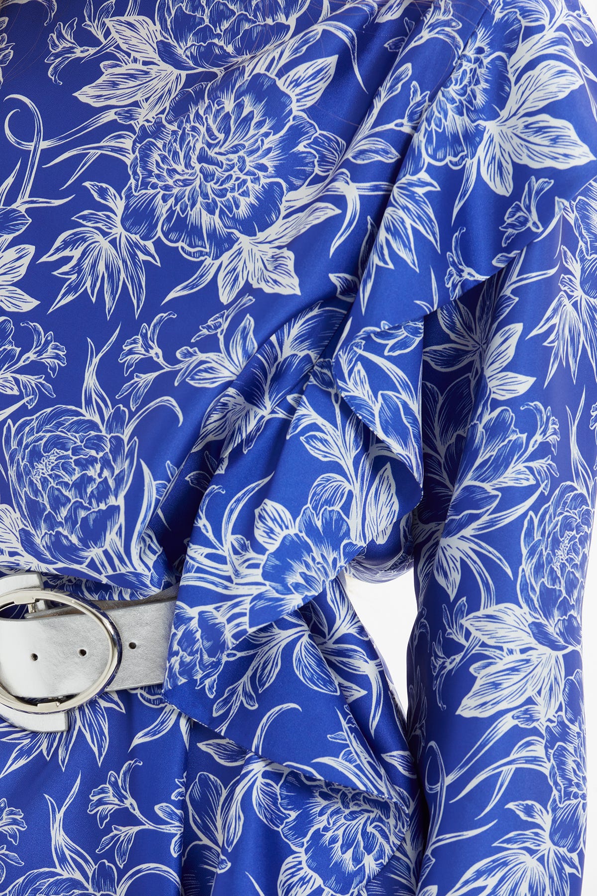 Beli Kemerli Ön Boydan Volan Detaylı Desenli Maxi Elbise