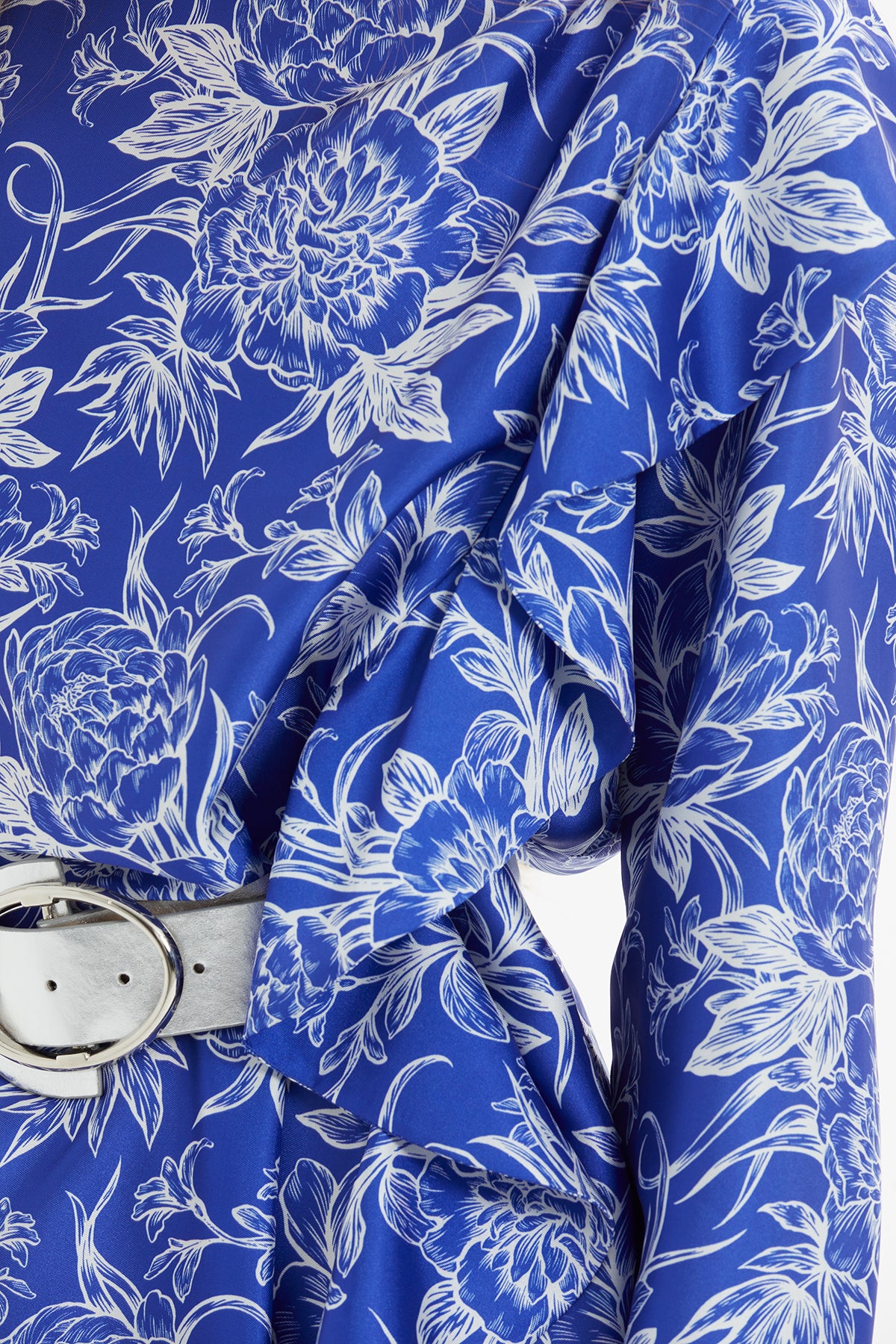 Beli Kemerli Ön Boydan Volan Detaylı Desenli Maxi Elbise