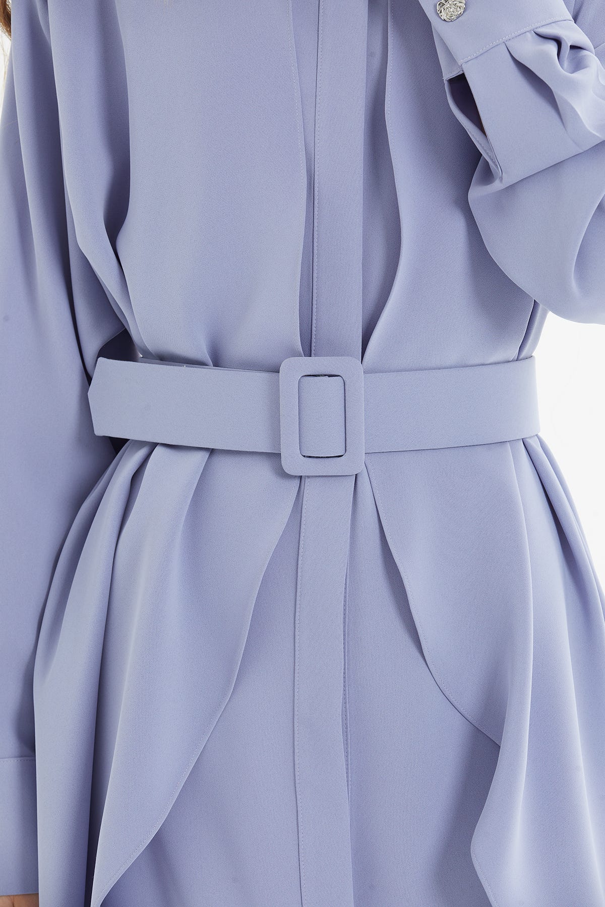 Tokalı Kemer Detaylı Asimetrik Midi Elbise