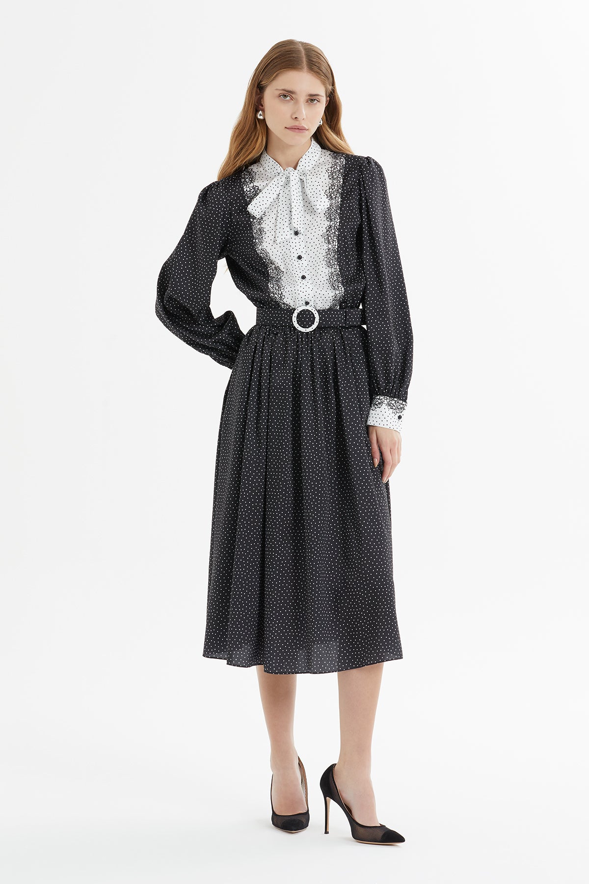 Yakası Kuşak Bağlamalı Puantiyeli Midi Boy Elbise