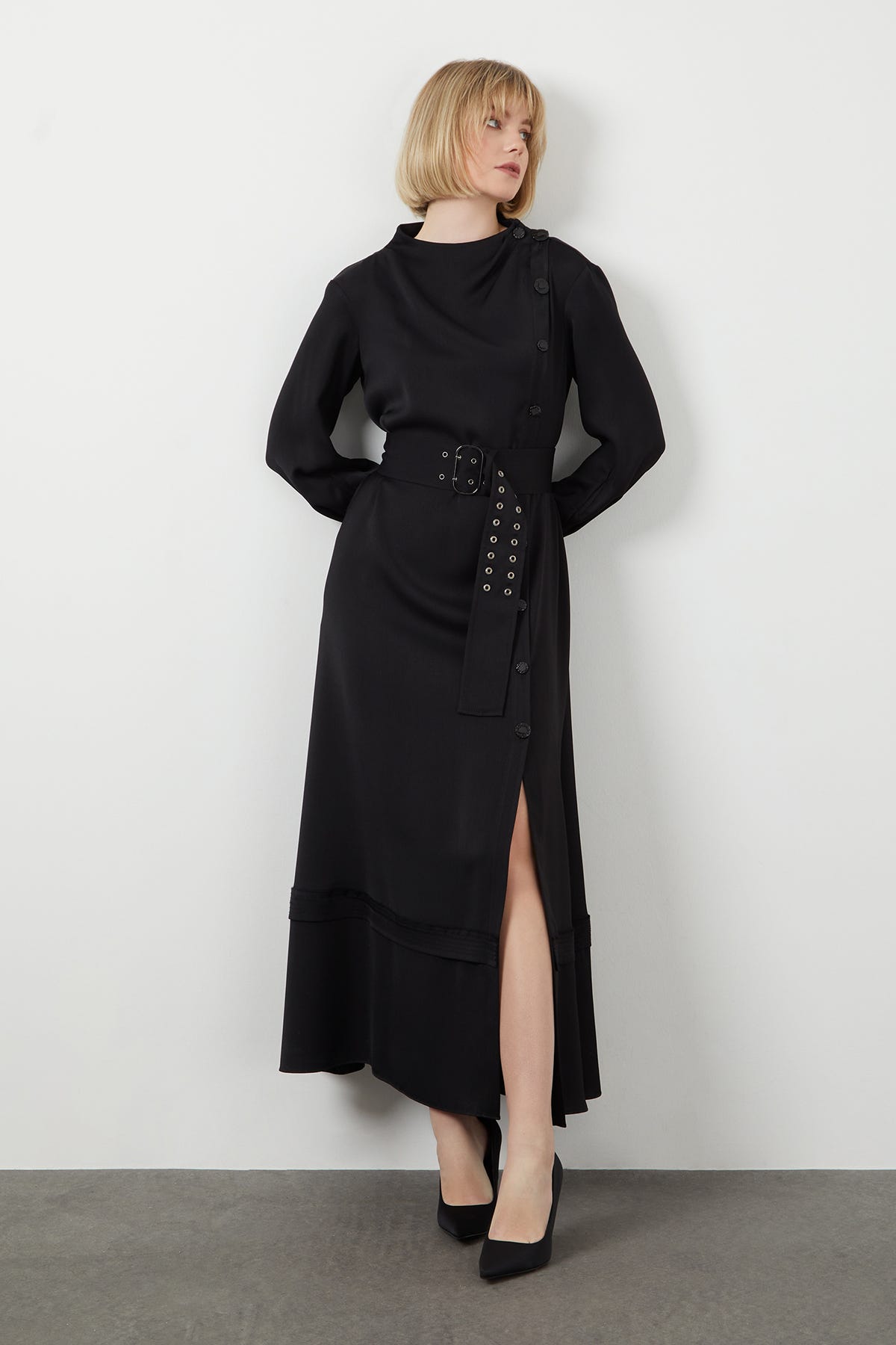 Kuşaklı Asimetrik Maxi Elbise