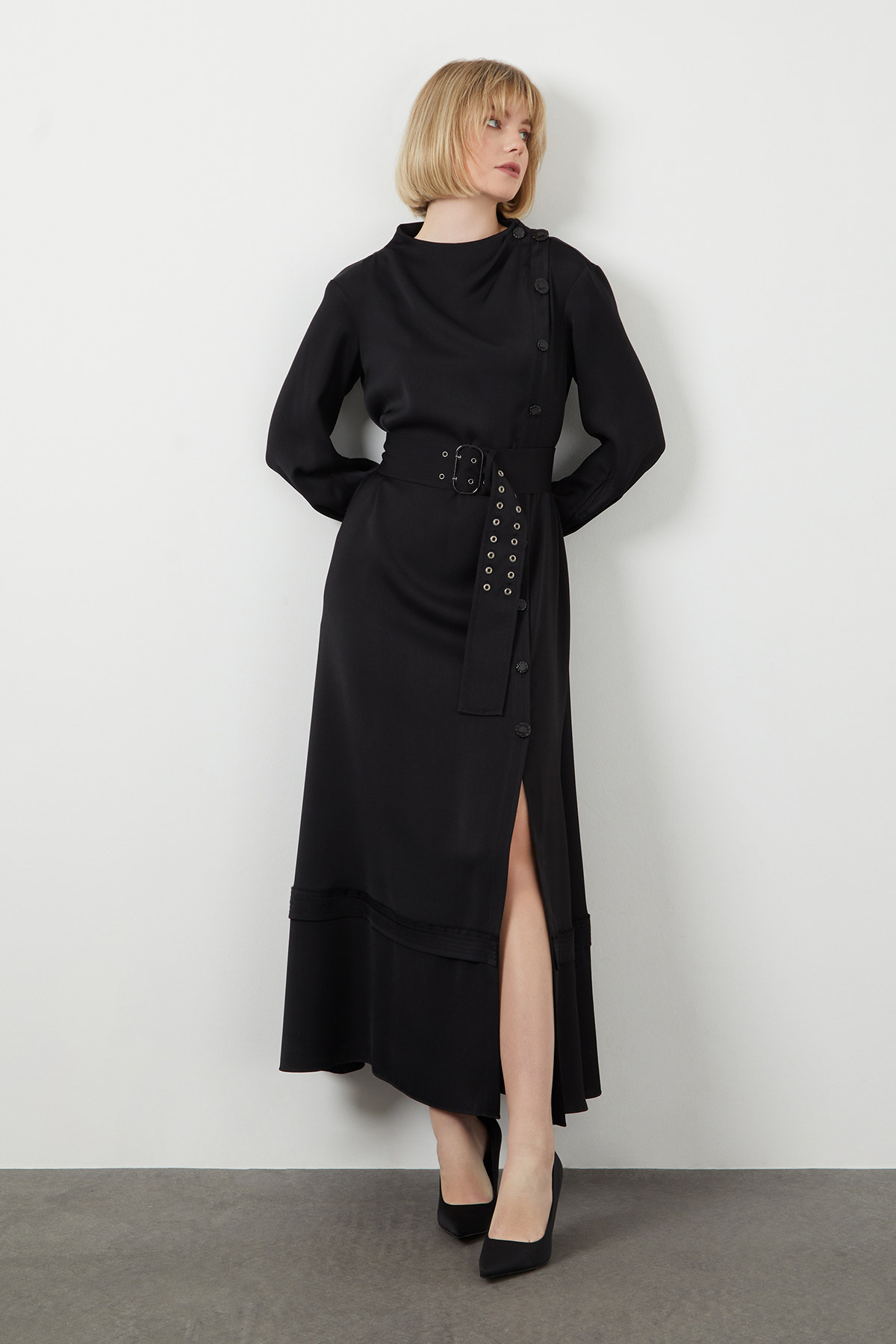 Kuşaklı Asimetrik Maxi Elbise