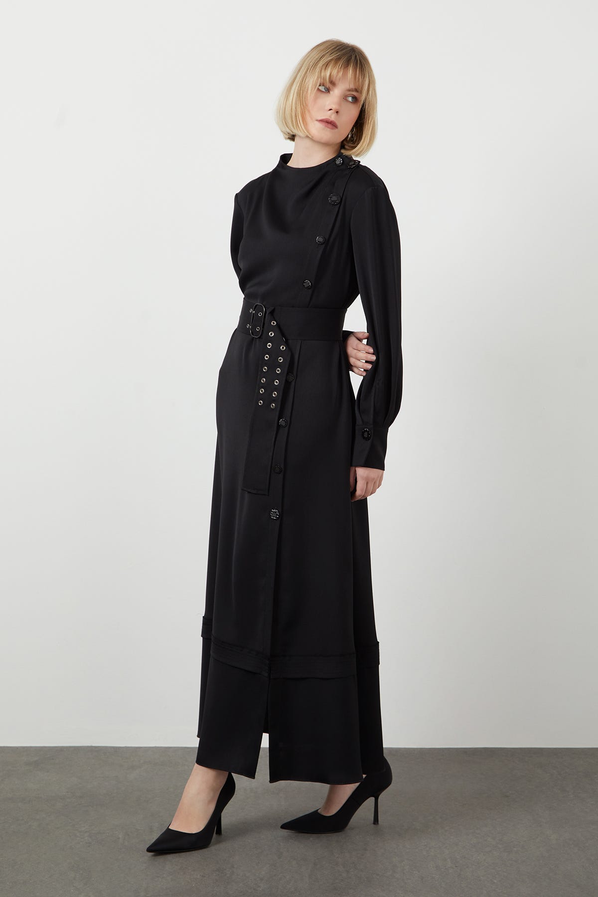 Kuşaklı Asimetrik Maxi Elbise