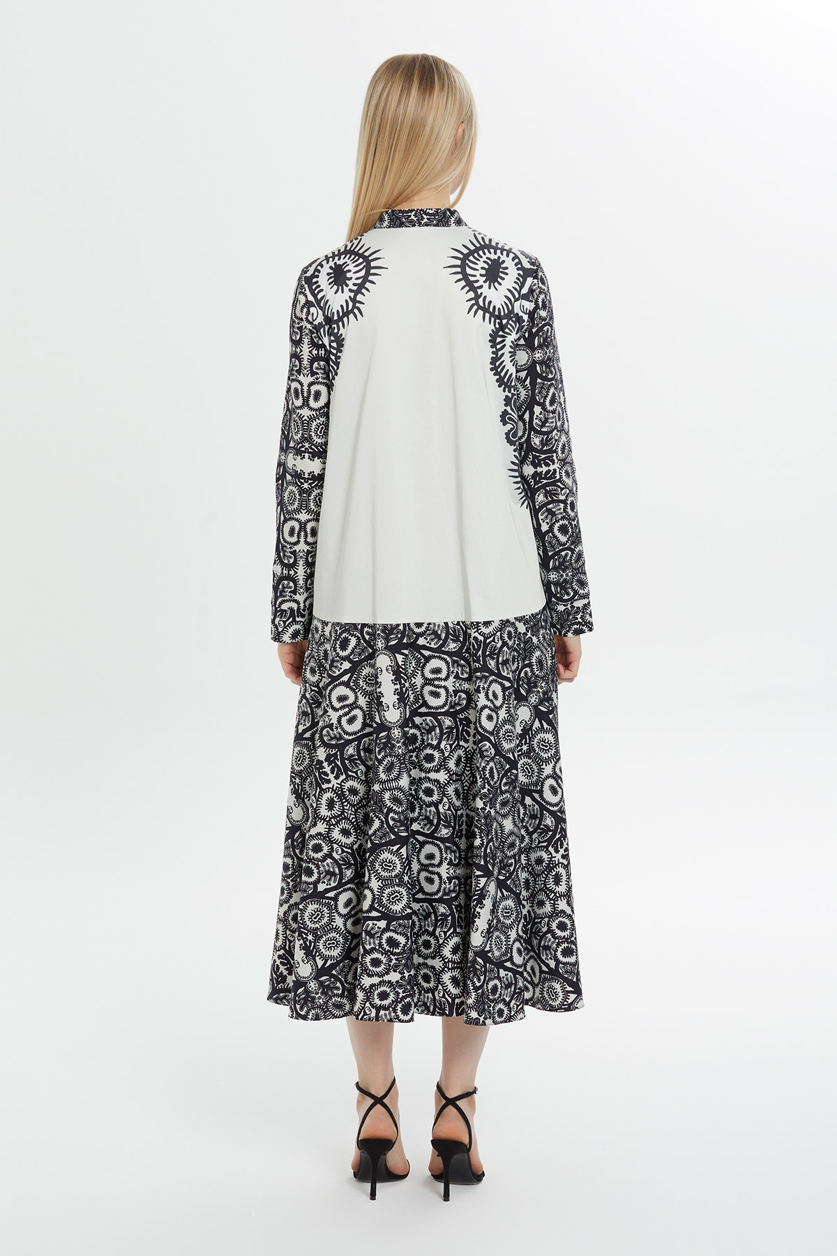Desenli Fular Detaylı Midi Elbise