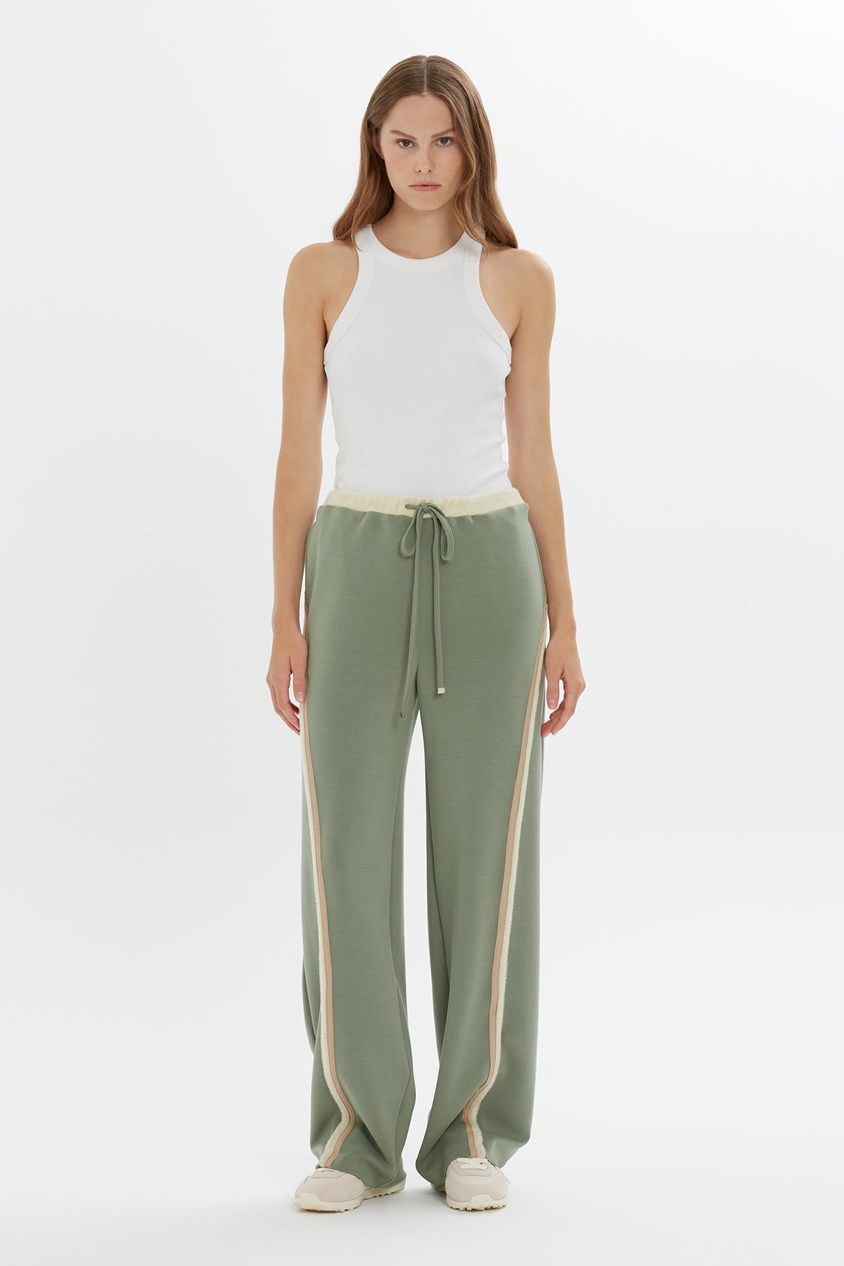 Rahat Şerit Detaylı Eşofman Altı