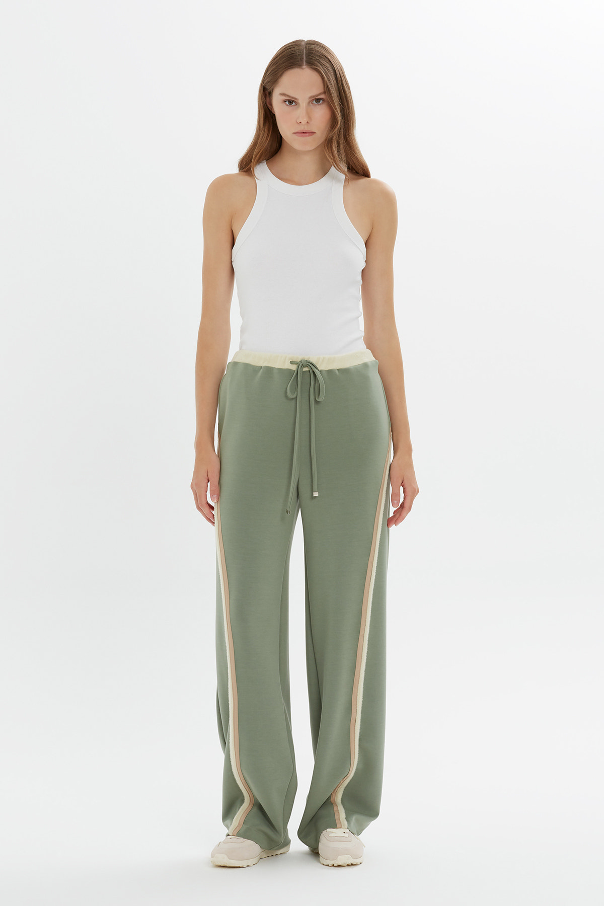 Rahat Şerit Detaylı Eşofman Altı