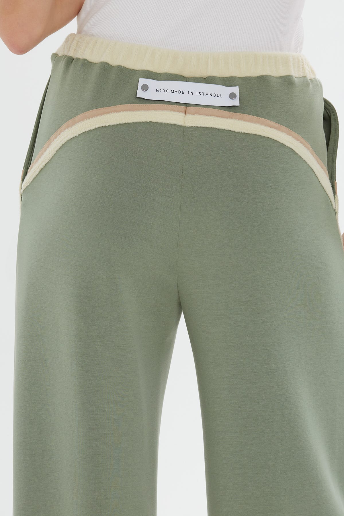 Rahat Şerit Detaylı Eşofman Altı