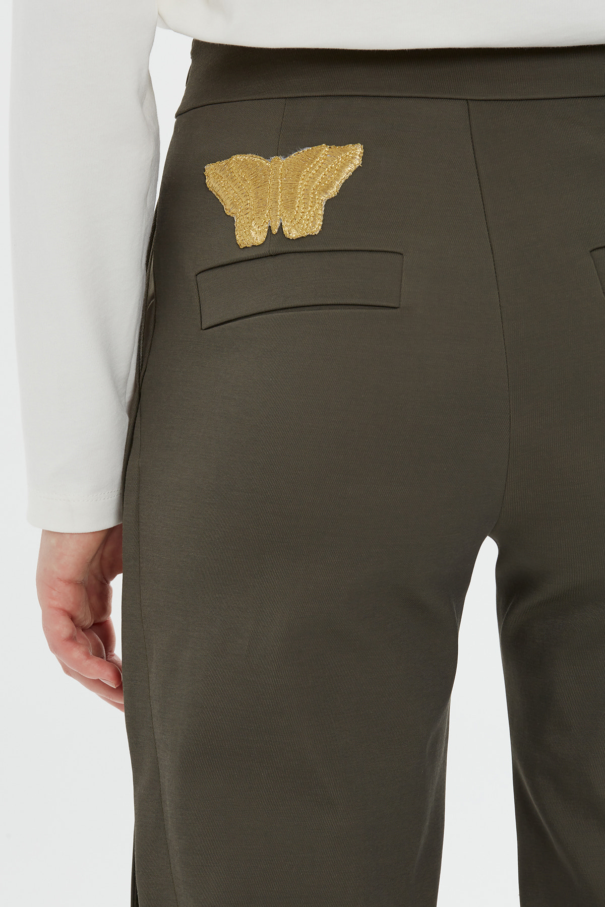 Arka Cep Kelebek Nakış Detaylı Pantolon