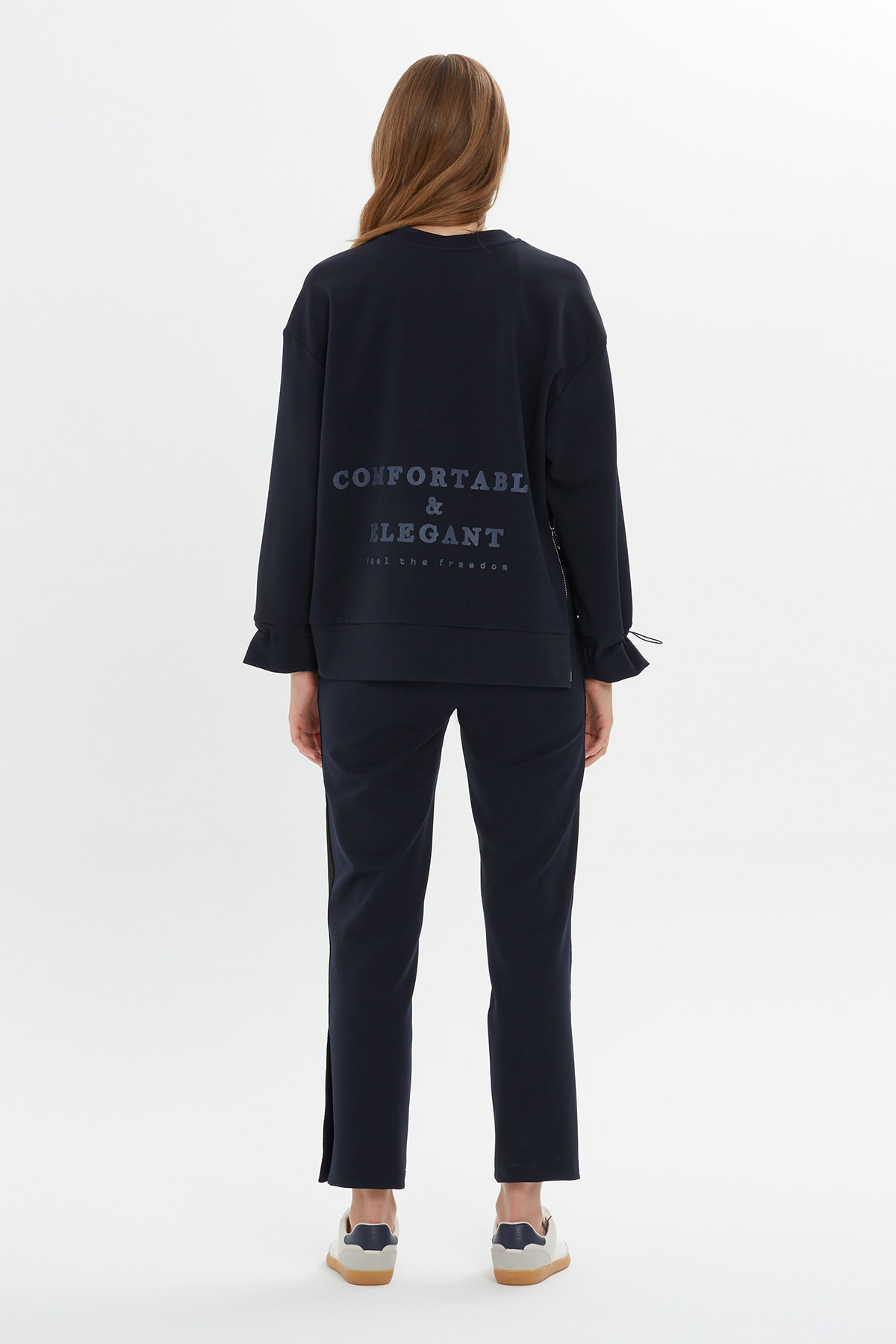 Çiçek Detaylı Oversize Sweatshirt