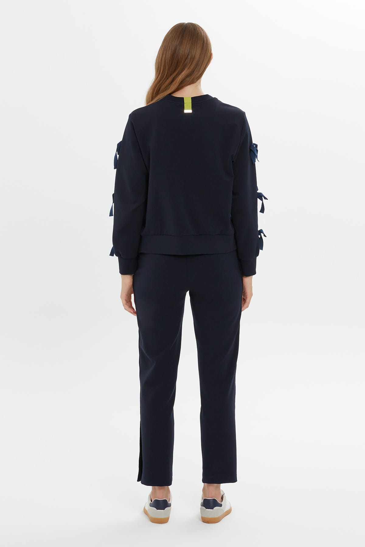 Kurdele Detaylı Yazı Baskılı Sweatshirt