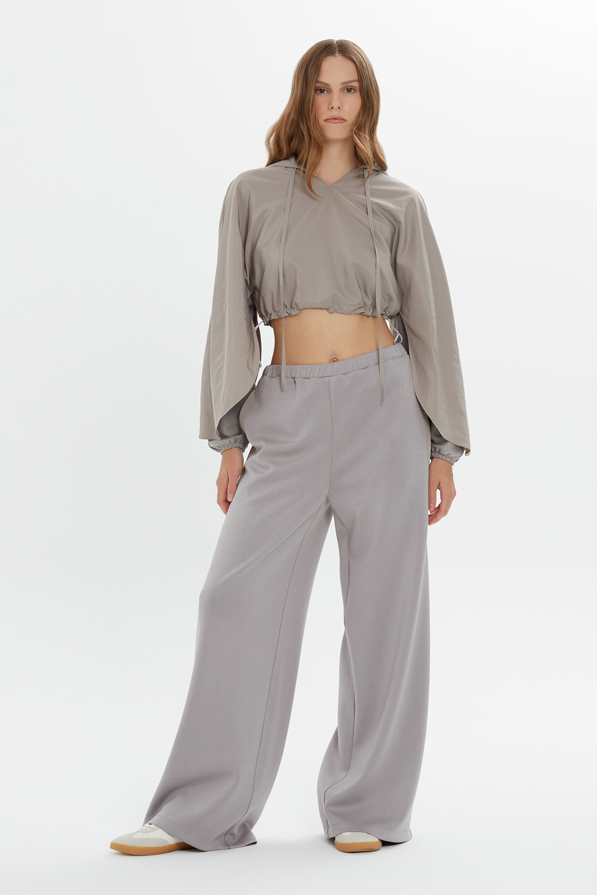 Kapüşonlu Büzgü Detaylı Crop Sweatshirt