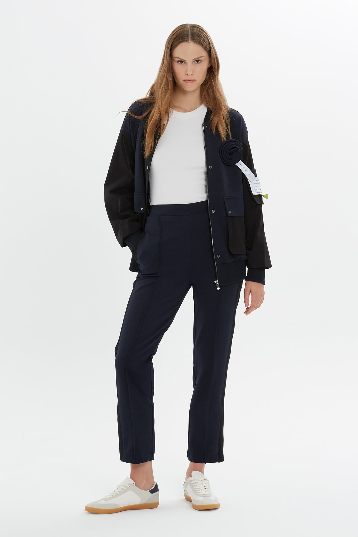 Dekoratif Çiçek Detaylı Spor Ceket