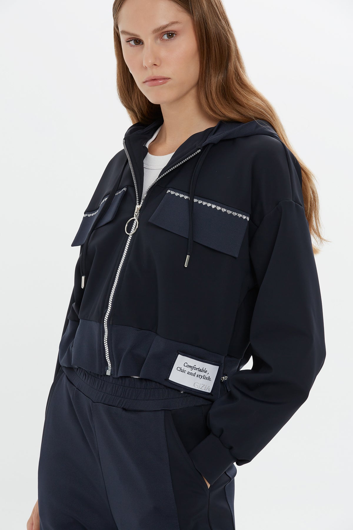 Kapüşonlu Cepli Kısa Spor Ceket