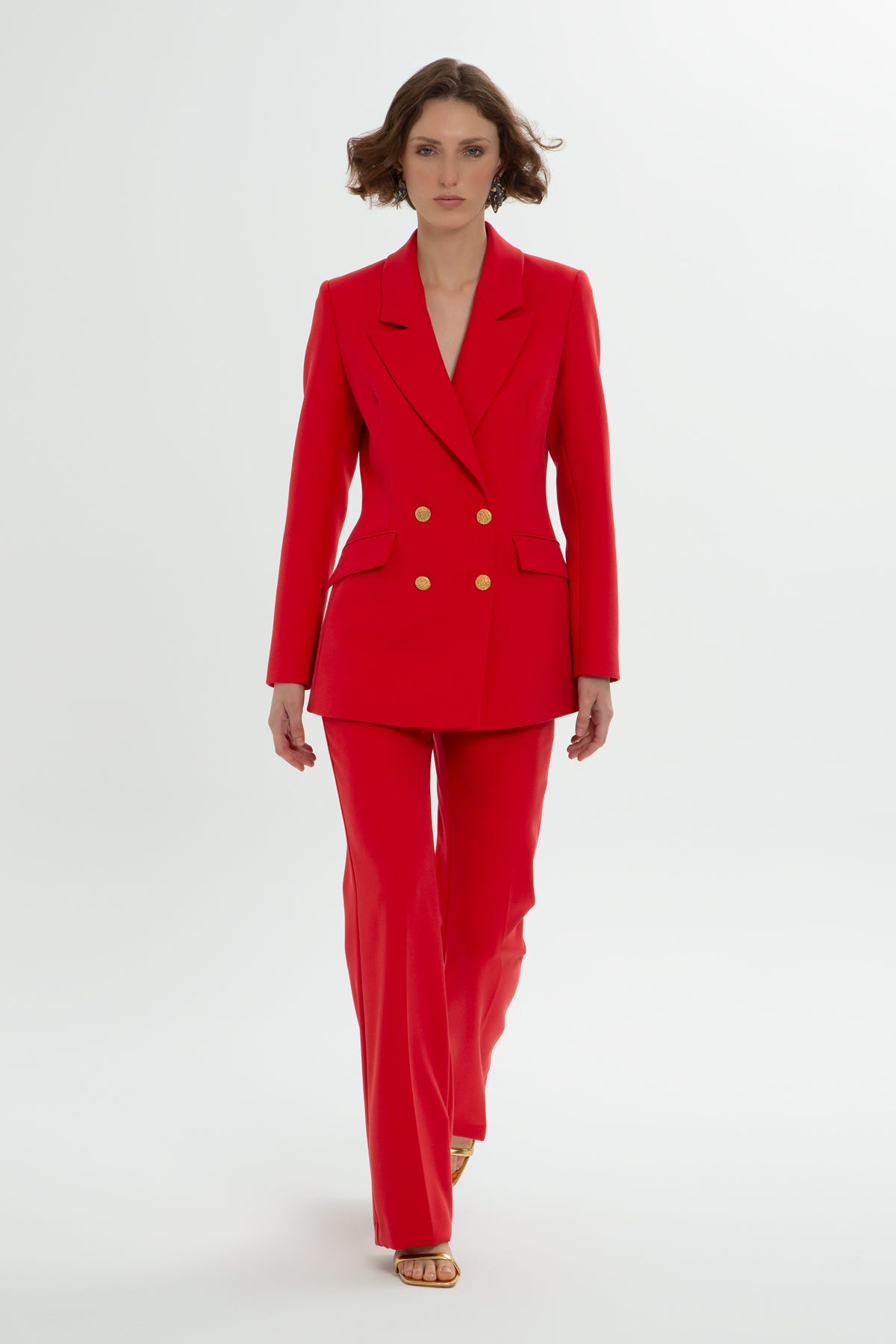 Düğme Detaylı Vücuda Oturan Kruvaze Takım