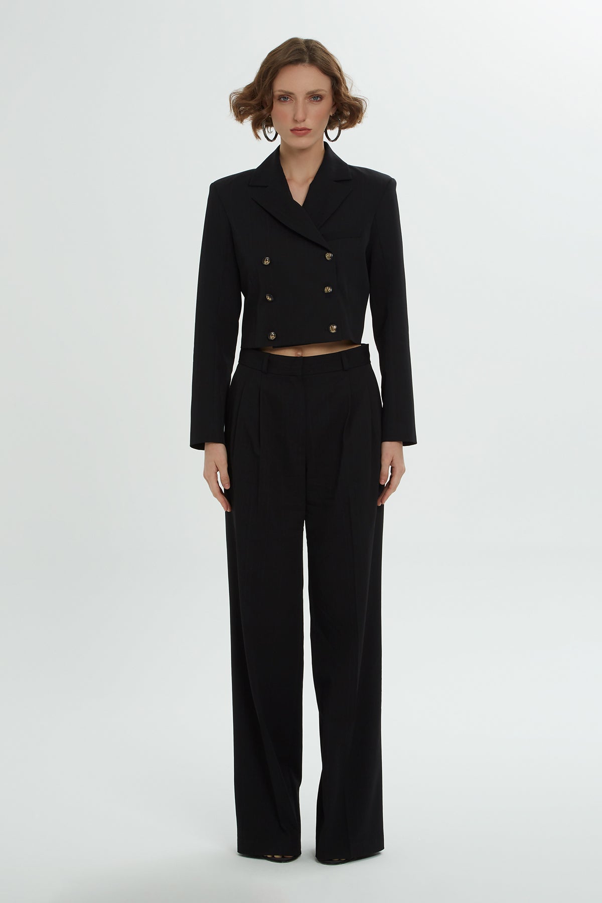 Kruvaze Kapamalı Kısa Ceketli Palazzo Pantolonlu Takım